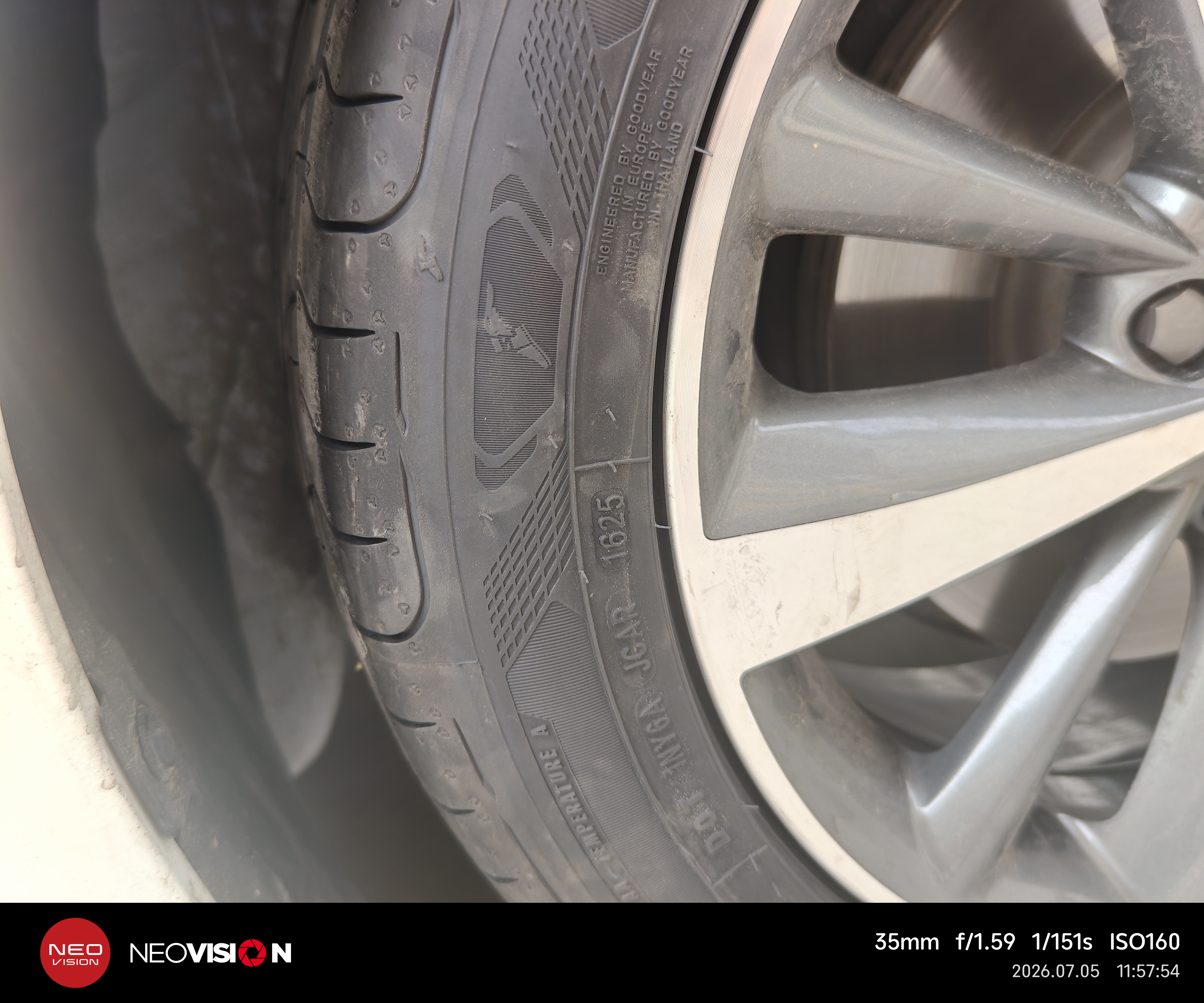固特异（Goodyear）汽车轮胎215/50R17 91W 鹰驰F1酷跑 适配标致408雪铁龙 御乘升级 实拍图