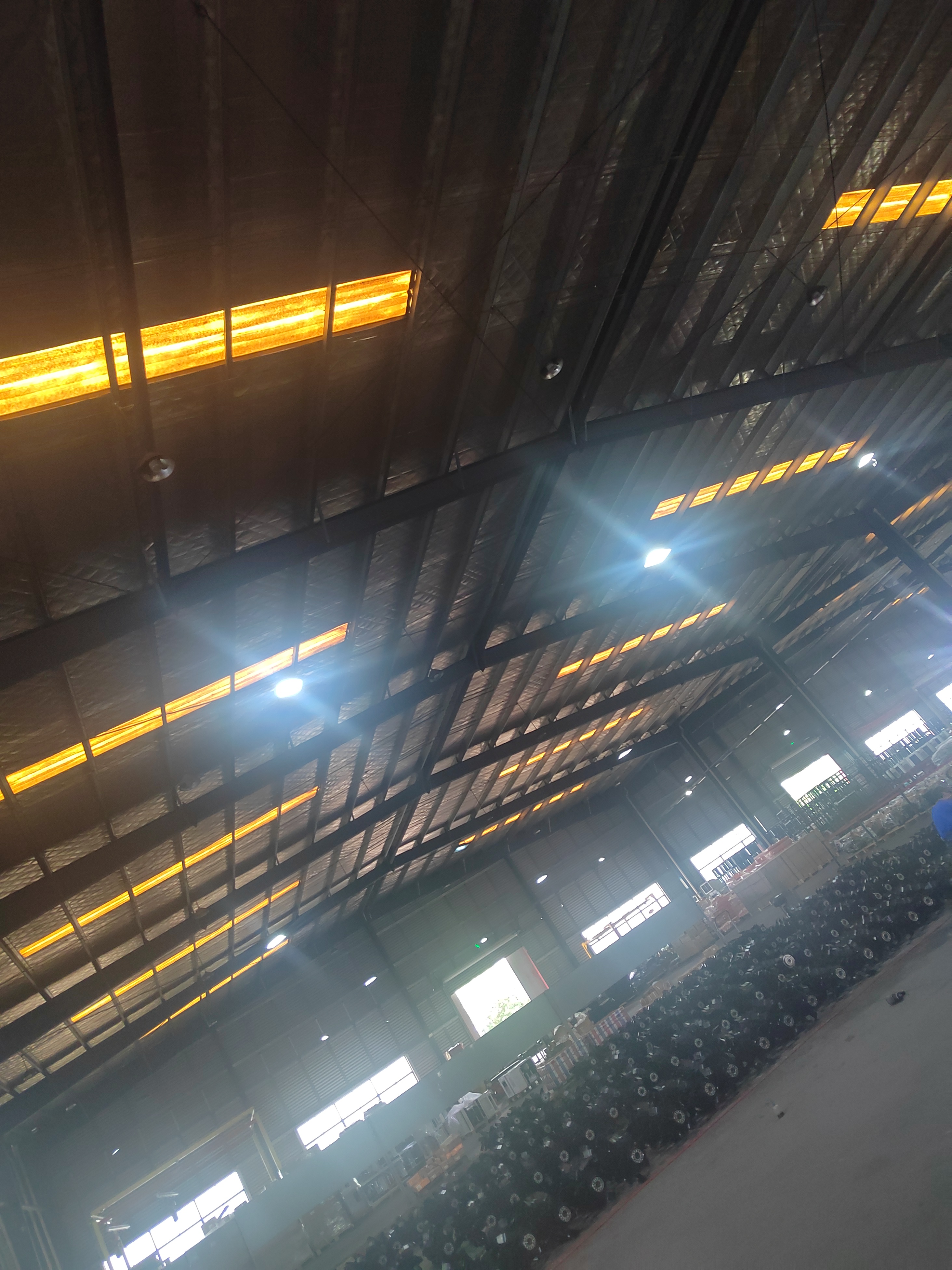 亚明 LED投光灯磨砂玻璃防眩目球场灯仓库户外照明车间射灯 IP65防水超亮400w 实拍图