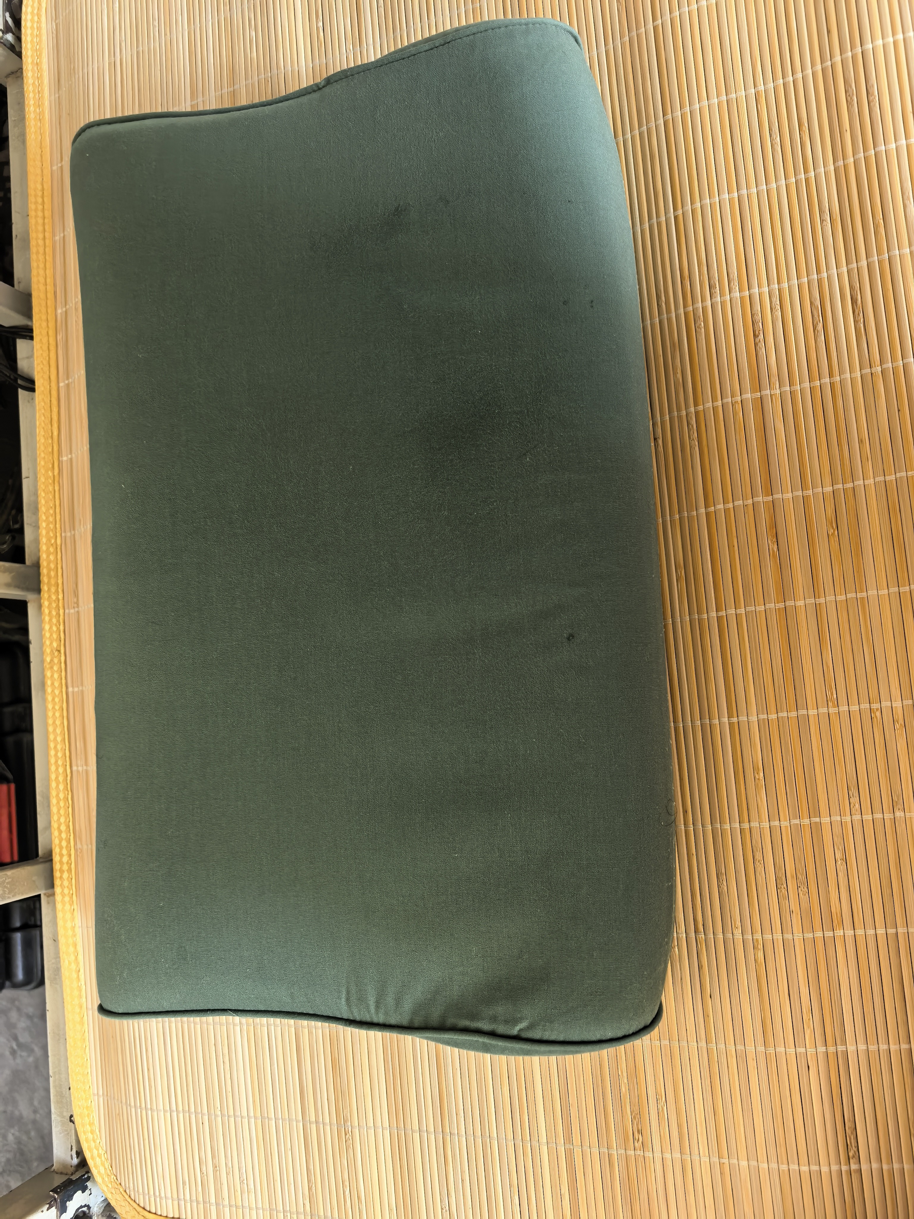文雅丽军训枕头陆式专用天然乳胶军绿色枕头颈椎睡眠浅绿枕芯学生宿舍枕 45*28适中款-军绿色 单只 实拍图