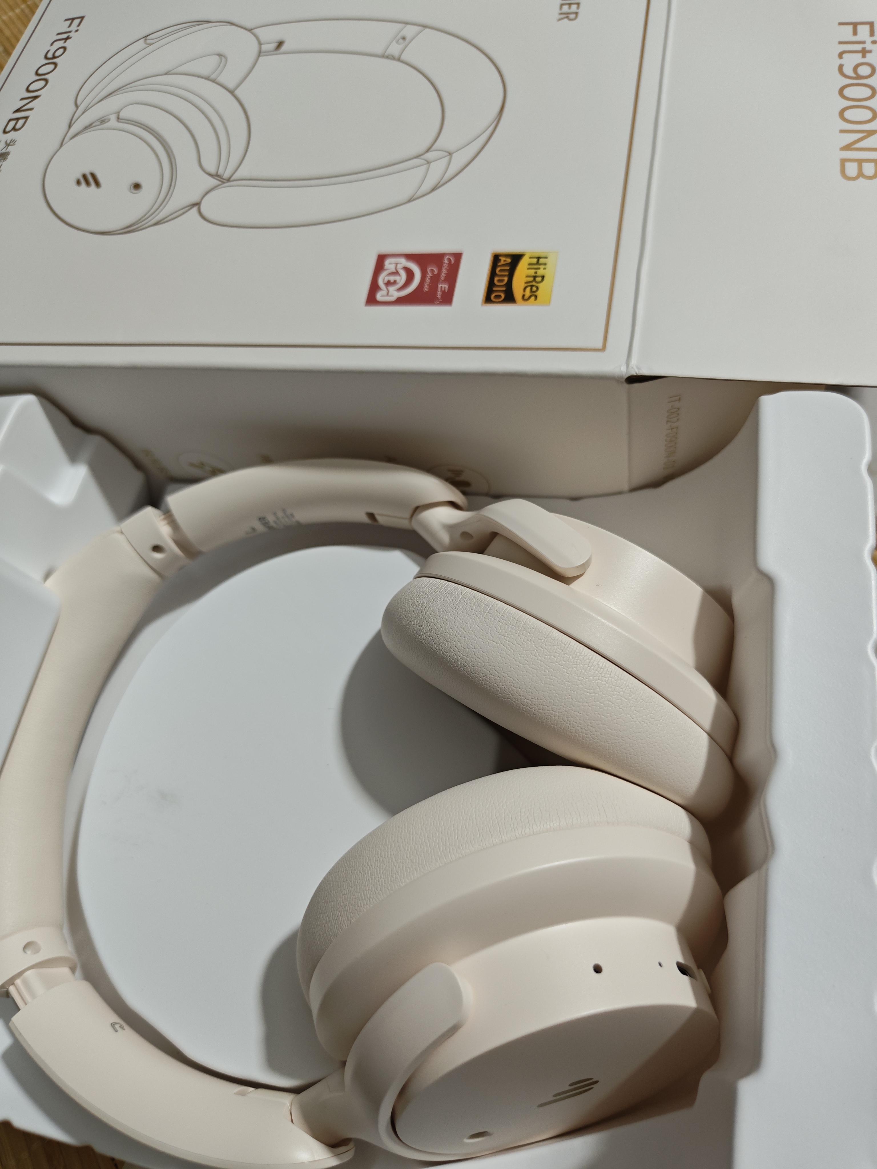 漫步者（EDIFIER）Fit900NB头戴式耳机蓝牙无线主动降噪6.0超长续航手机电脑游戏音乐耳麦通话送男女友学生礼物 云岩白 实拍图