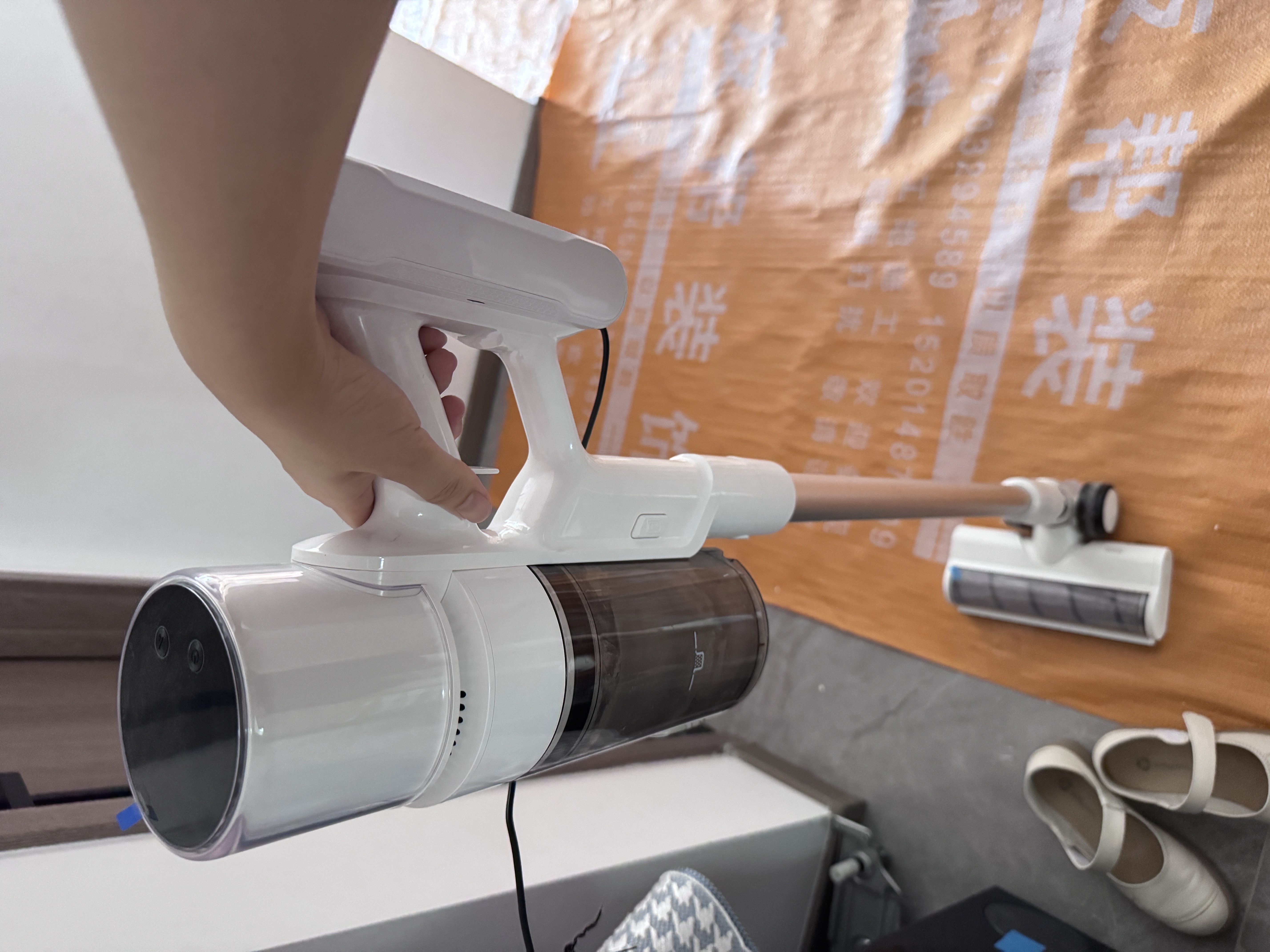 松下（Panasonic）【除尘神器】无线吸尘器家用大吸力手持绿光照显尘吸猫毛四重过滤MC-A30W【可拆电池增加续航】 实拍图