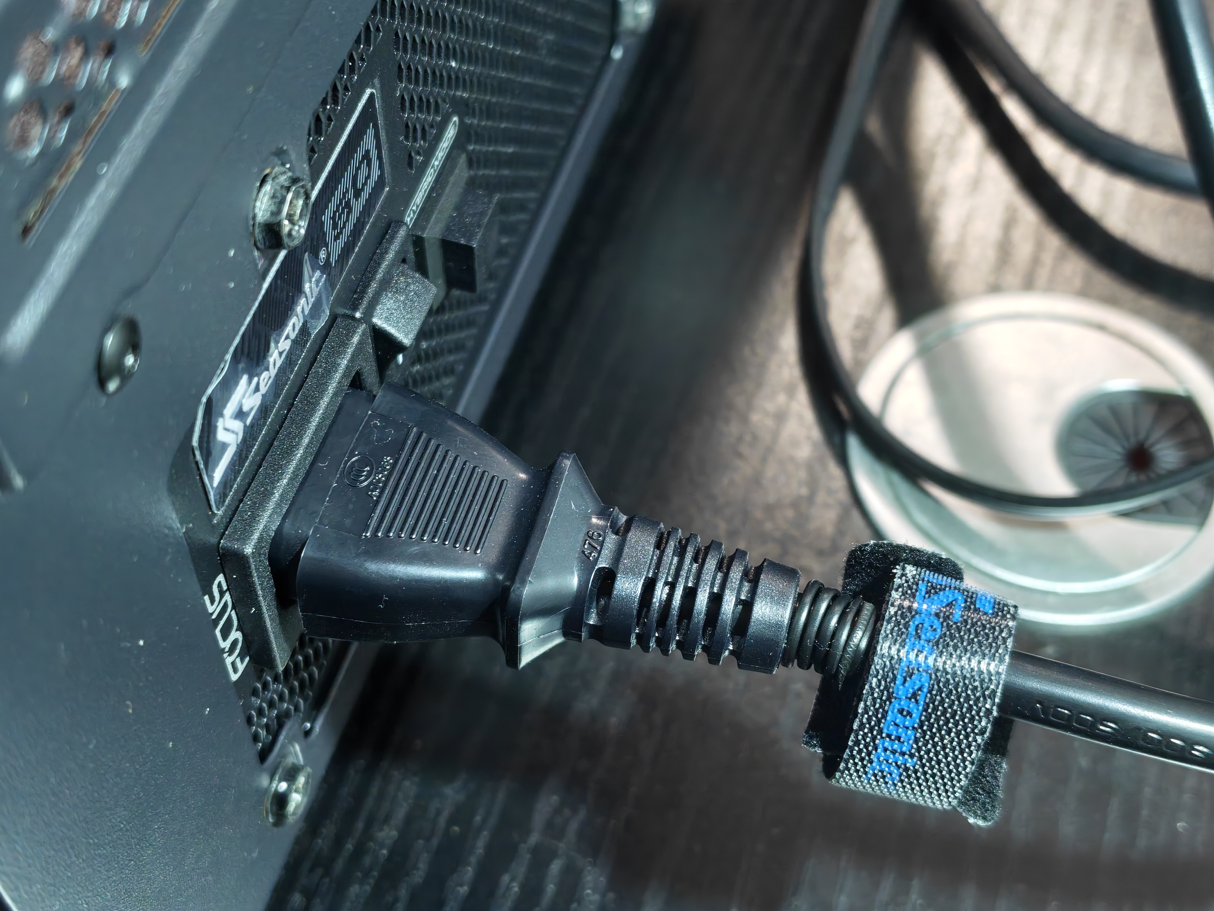 海韵（SEASONIC）【FOCUS v5 GX】850W 双色线材白金认证 电脑电源｜A级声学认证｜ATX 3.1｜CQC3级｜支持50系显卡 实拍图