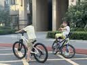 京东京造22英寸青少年儿童自行车 学生山地车7速禧玛诺暑假礼赠好物银色 实拍图