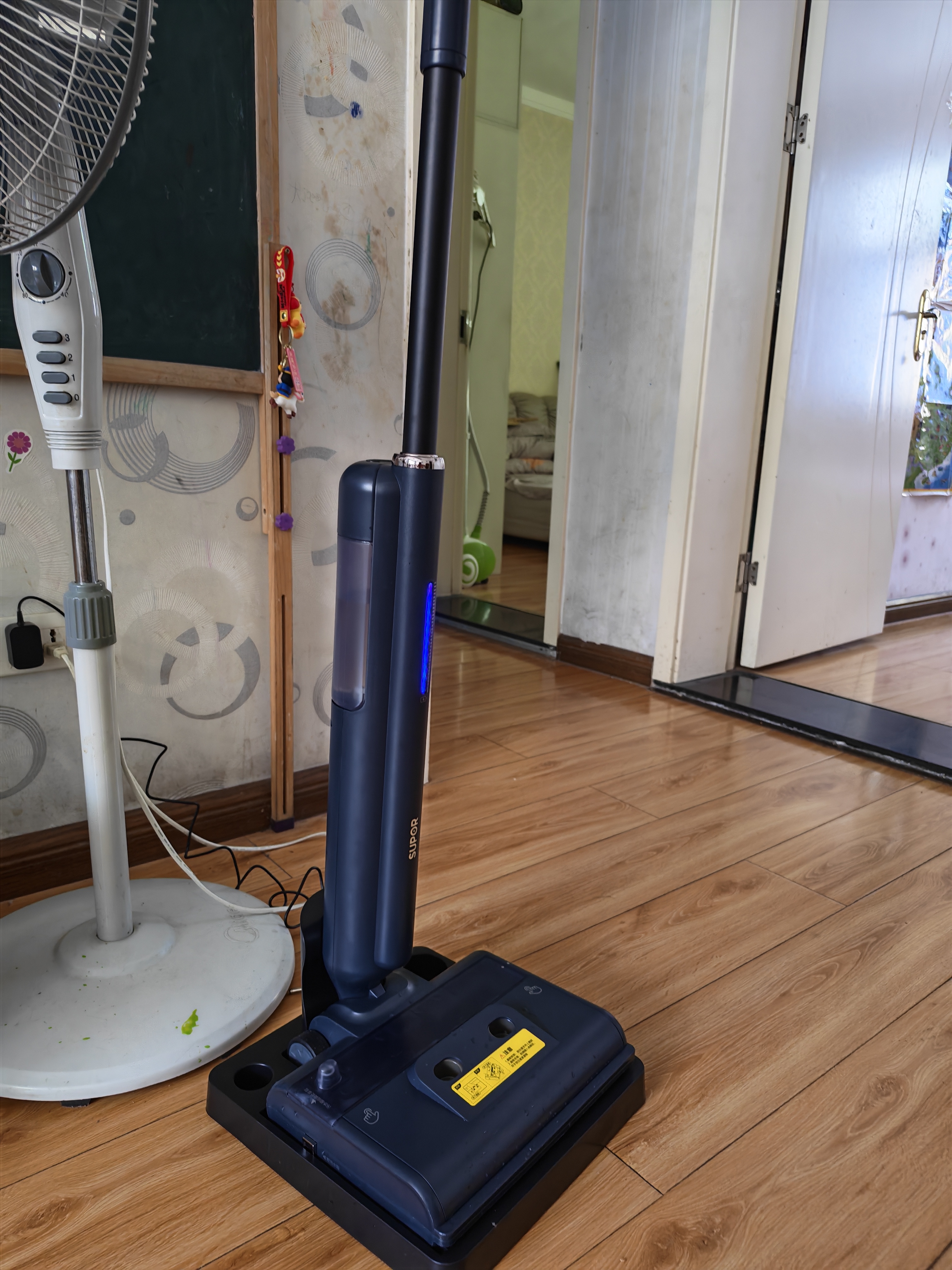苏泊尔洗地机【67min超长续航】洗拖一体机固液分离无异味轻音轻量自牵引电动拖把家用拖地机 星空灰K2 实拍图