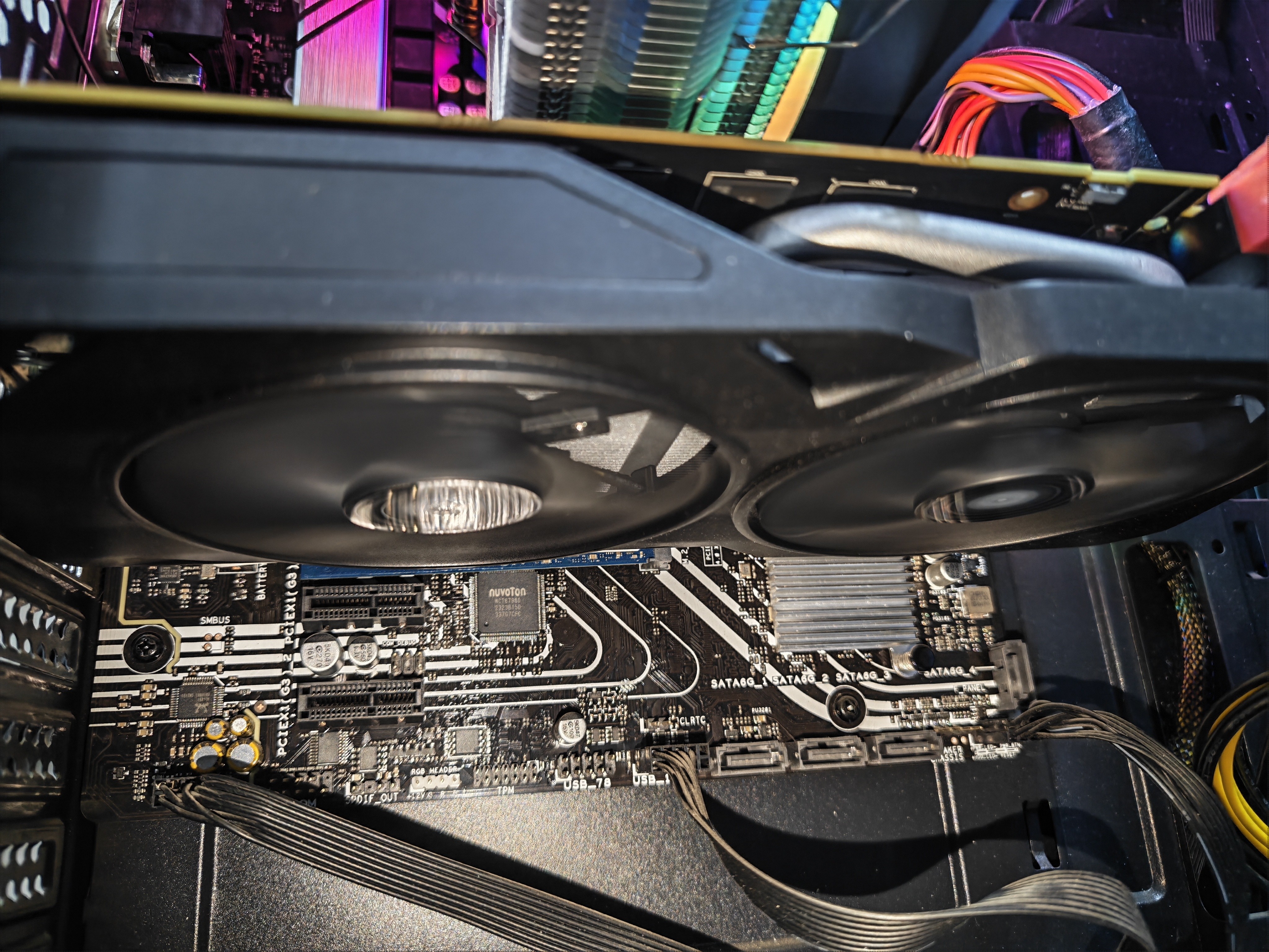 万竞 AMD全新RX580/RX590/RX5700XT/RX6750GRE独显电脑台式机显卡电竞游戏直播设计三角洲打瓦游戏显卡 【全新盒装】RX580 8G 斩风 实拍图