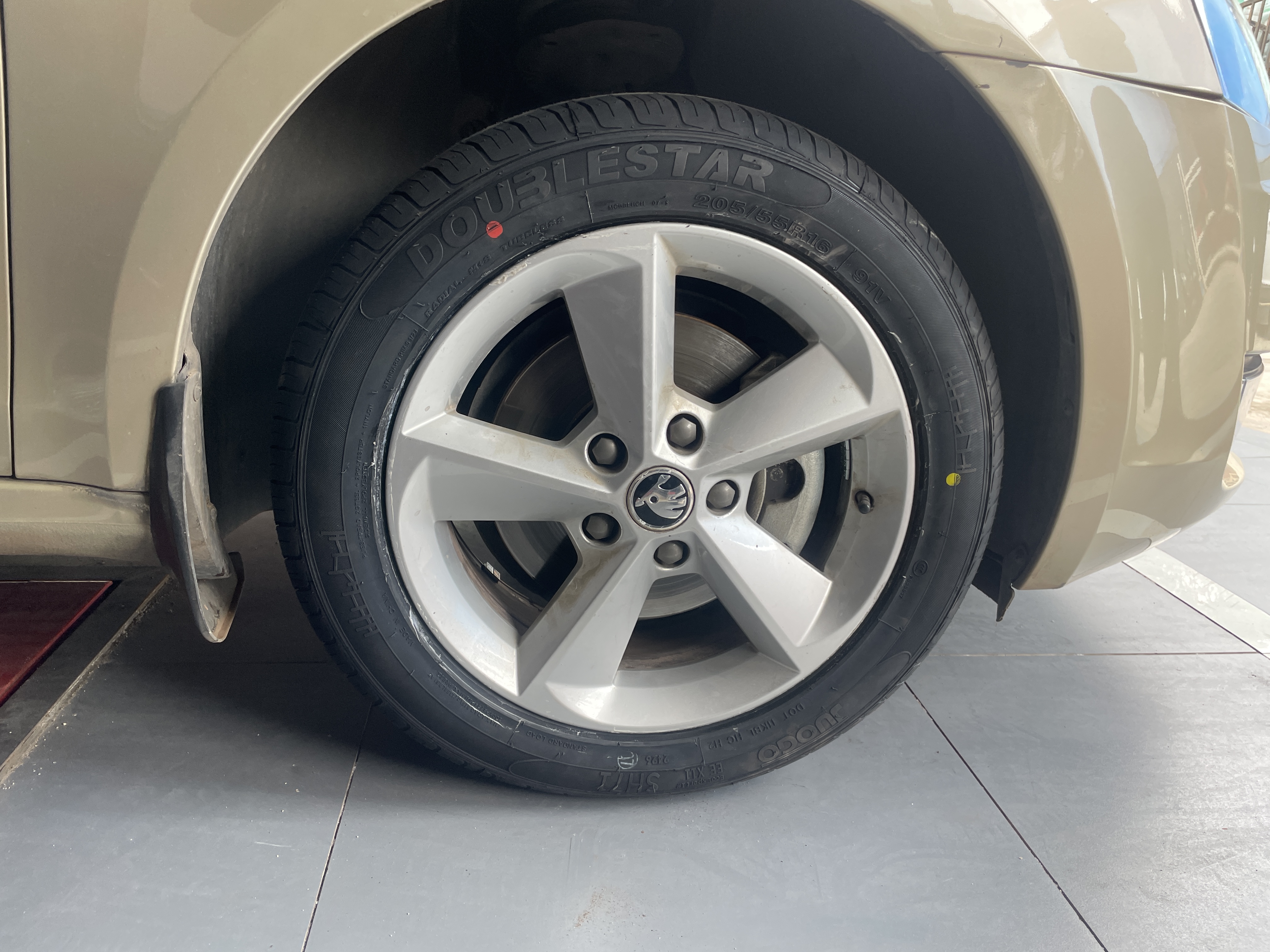 双星JUOGO轮胎 205/55R16 91V X11 适配速腾/新朗逸/宝来 实拍图