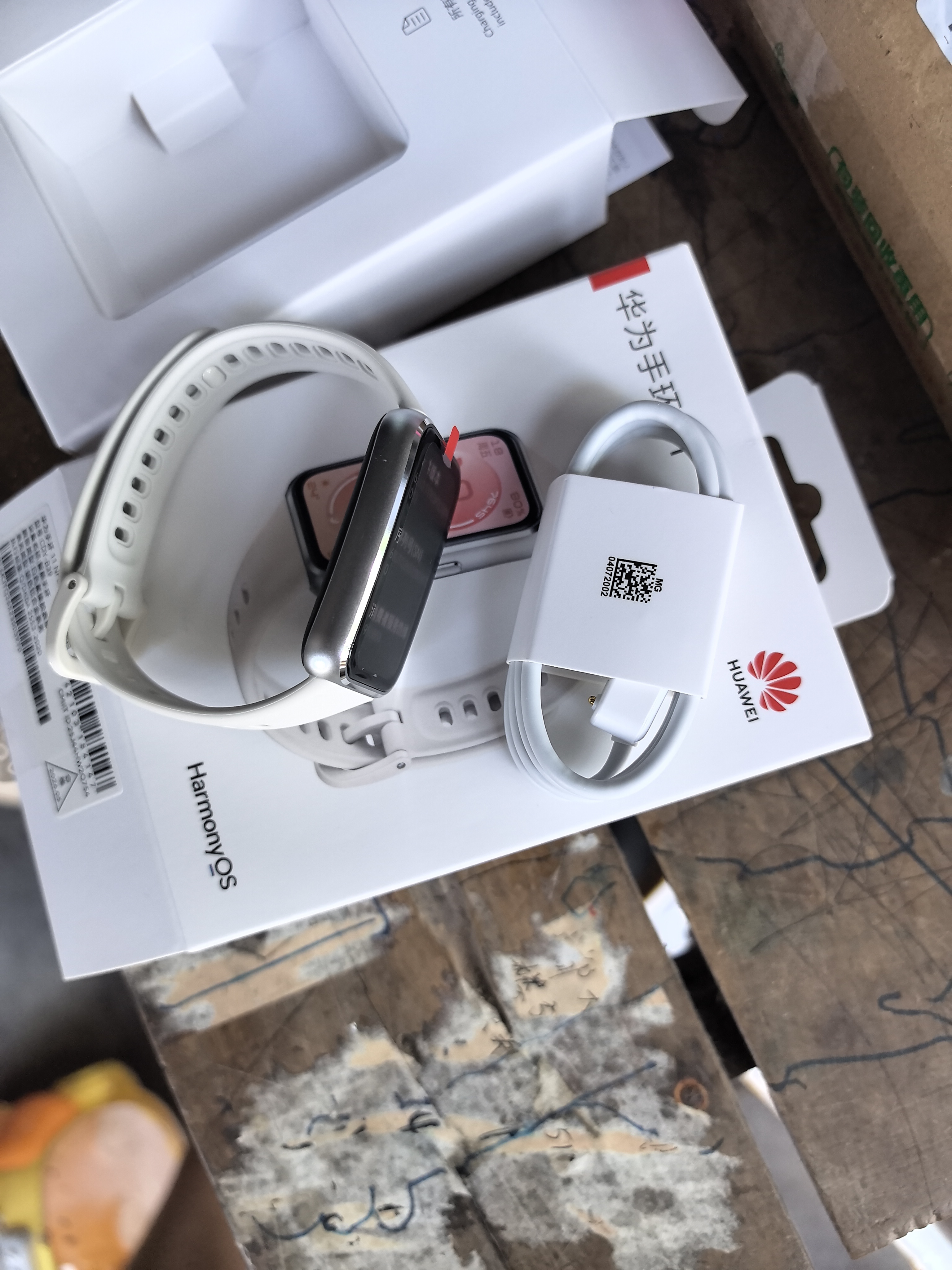 华为（HUAWEI）【咨询享优惠】手环 11标准版华为运动智能专业睡眠分析心律失常提示8.99毫米超薄机身手表10 NFC版-悦动白丨铝合金表壳 实拍图