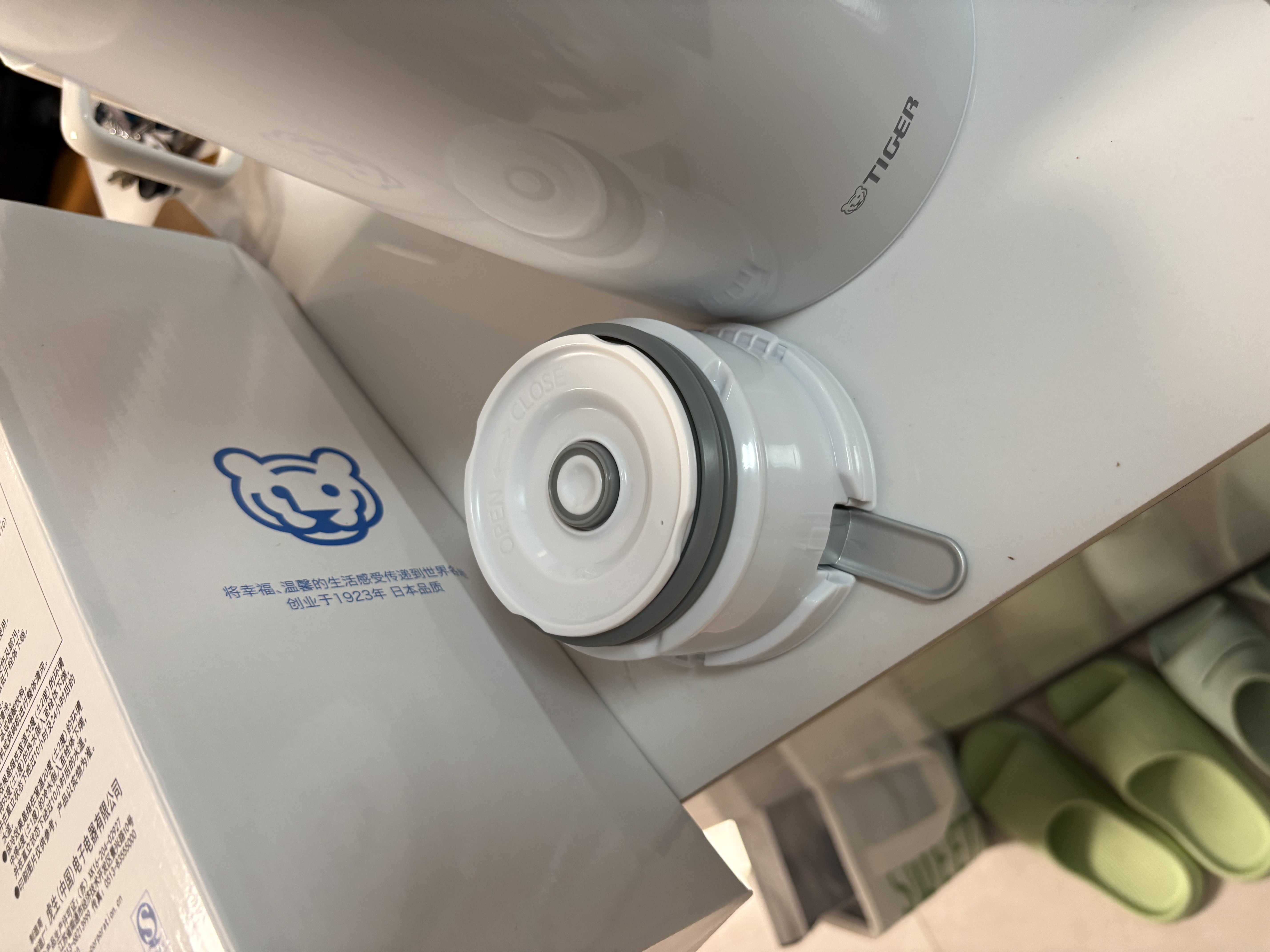 虎牌（TIGER）保温壶大容量不锈钢家用真空保温暖水瓶PWO-A20C-W白色2L 实拍图