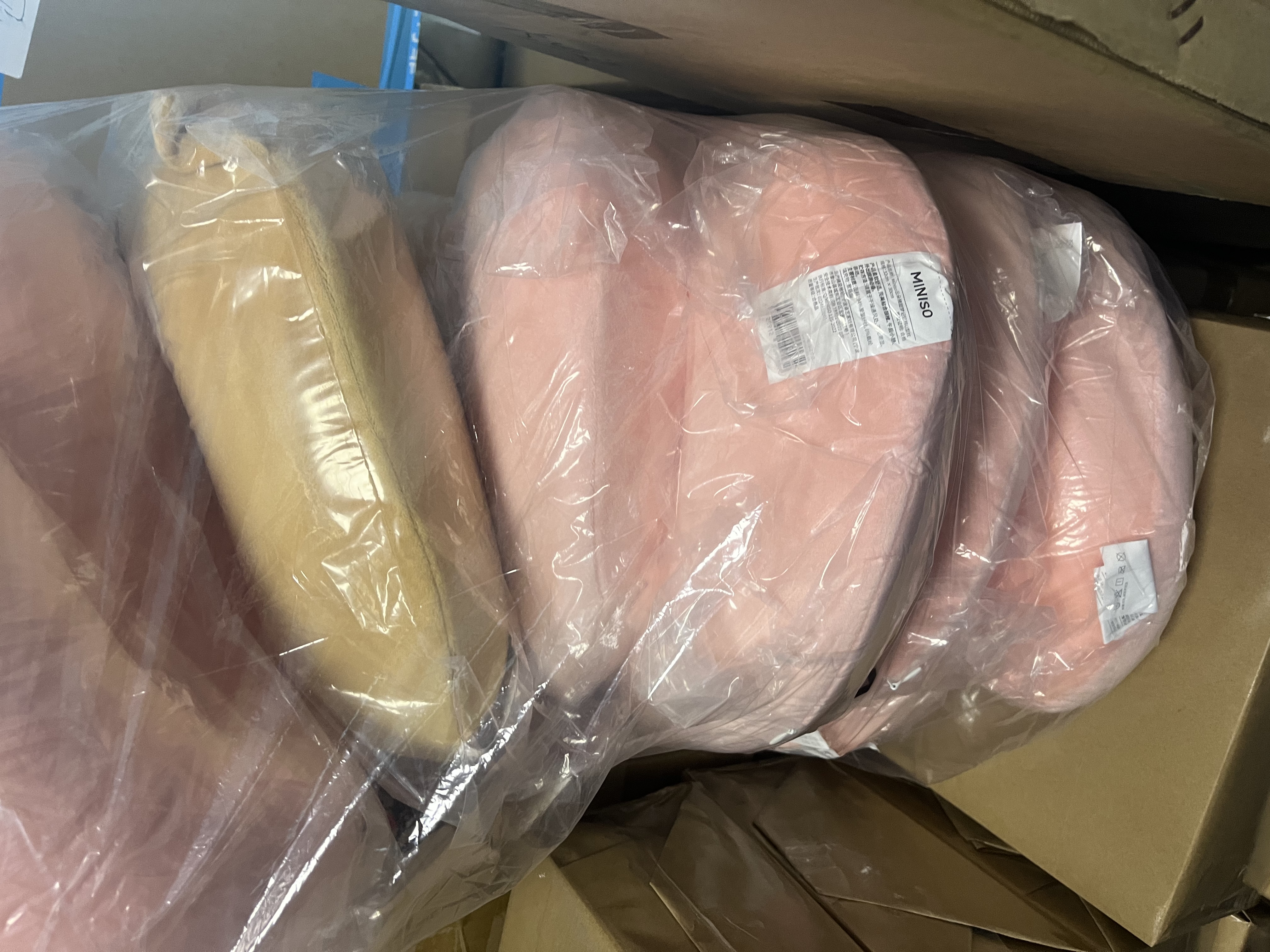 名创优品（MINISO）云朵猪甜梦记忆棉U型枕学生午睡枕办公室靠枕旅行出差颈枕便携 实拍图