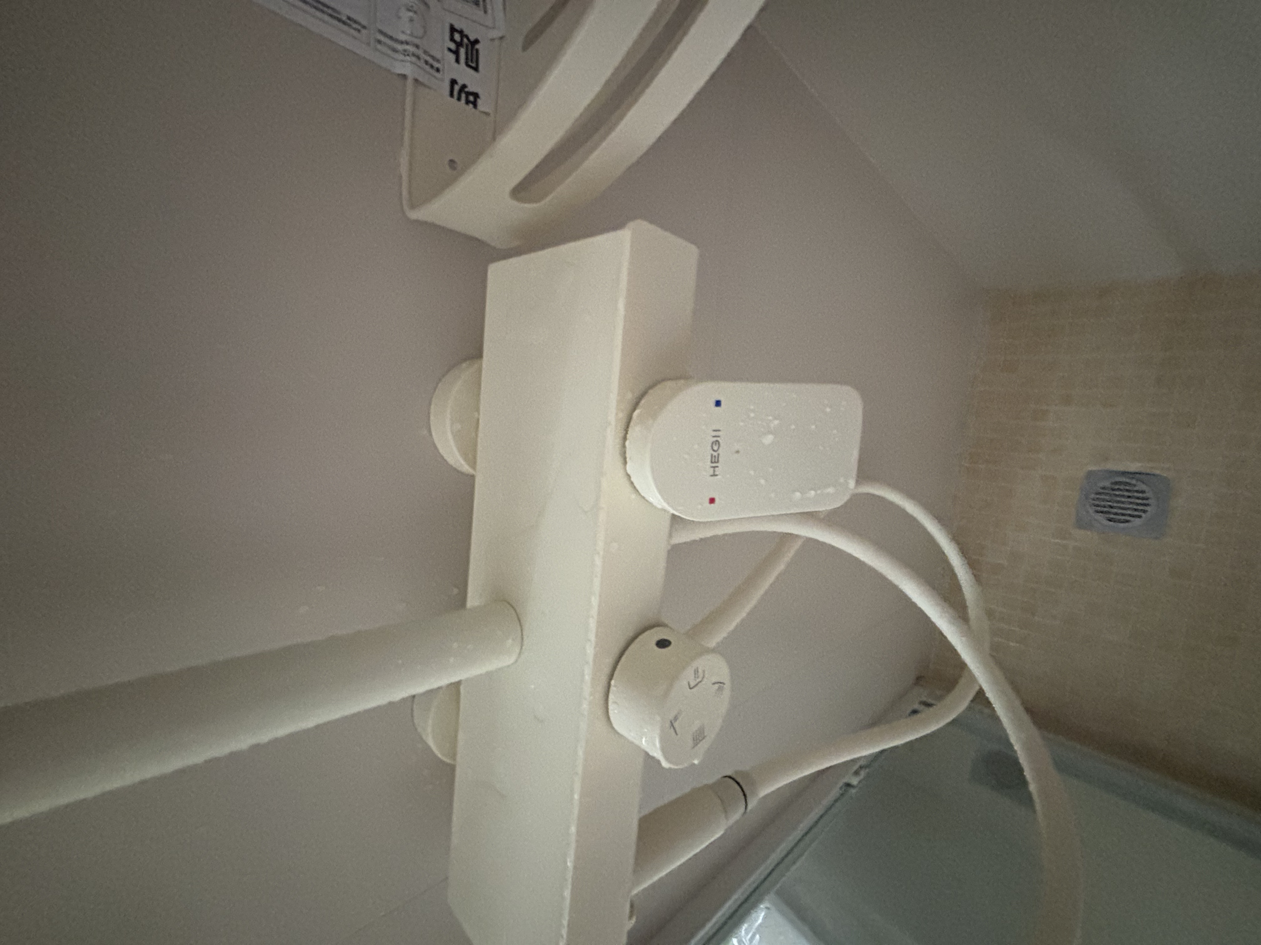恒洁（HEGII）抽拉式面盆水龙头 三出水卫生间升降旋转冷热水龙头HMF927-115-WM 实拍图