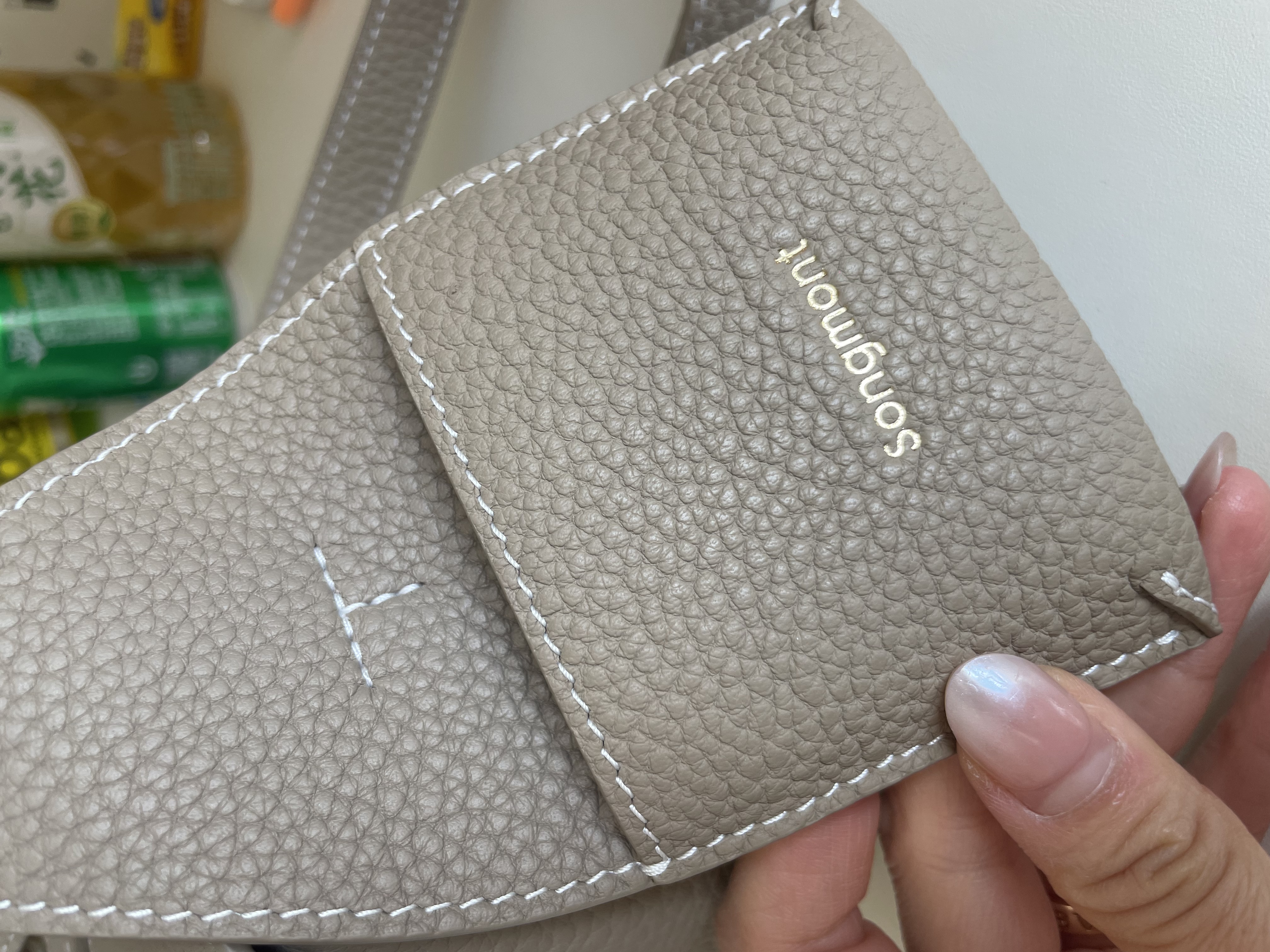 Songmont挂耳系列屋檐包mini设计师款头层牛皮通勤斜挎hobo包 风衣灰 现货 实拍图