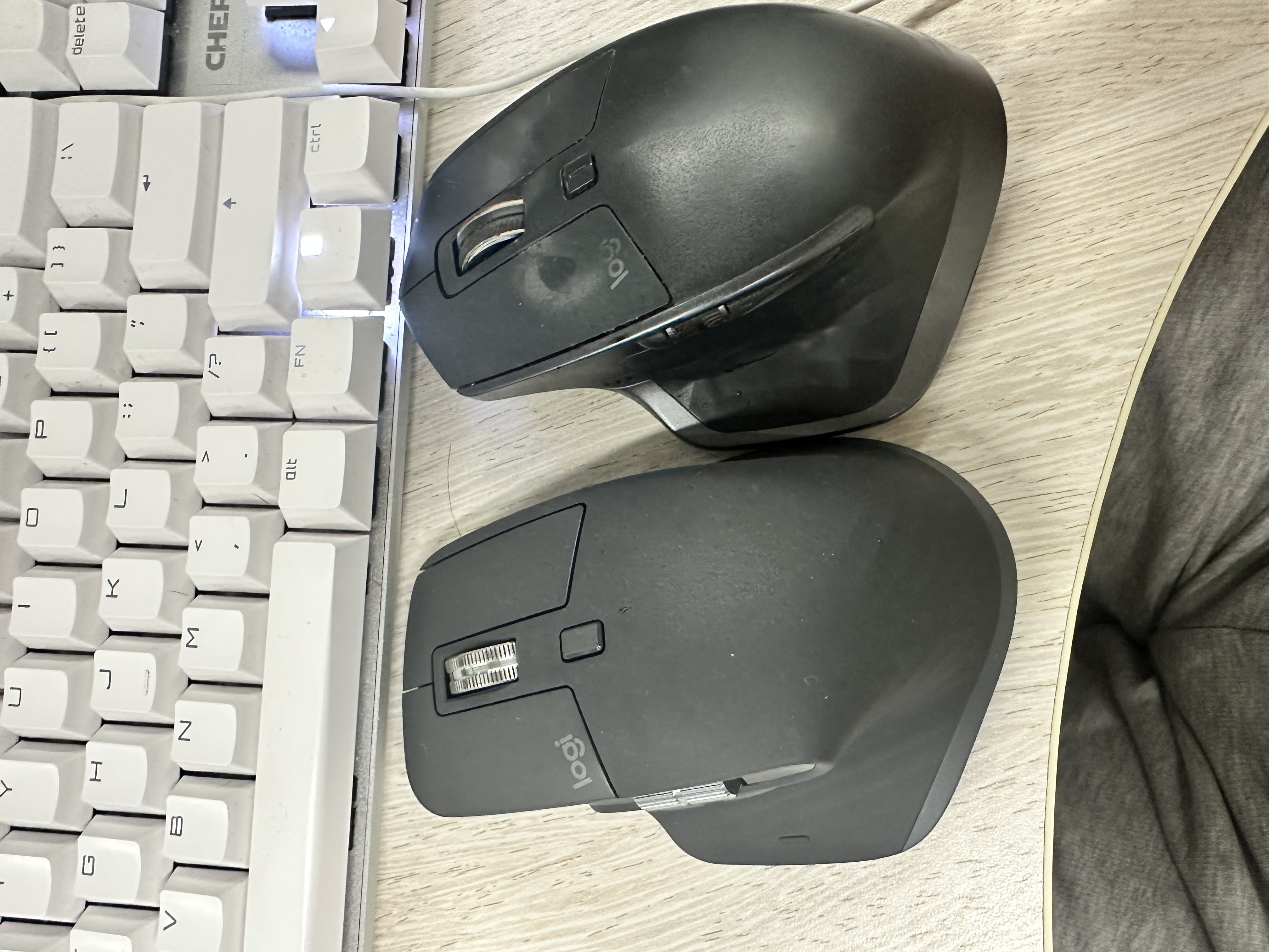 罗技（Logitech）大师系列 MX Master 3S 菁英版 无线蓝牙鼠标  办公静音鼠标 人体工学 石墨黑 无线接收器需另购买 实拍图