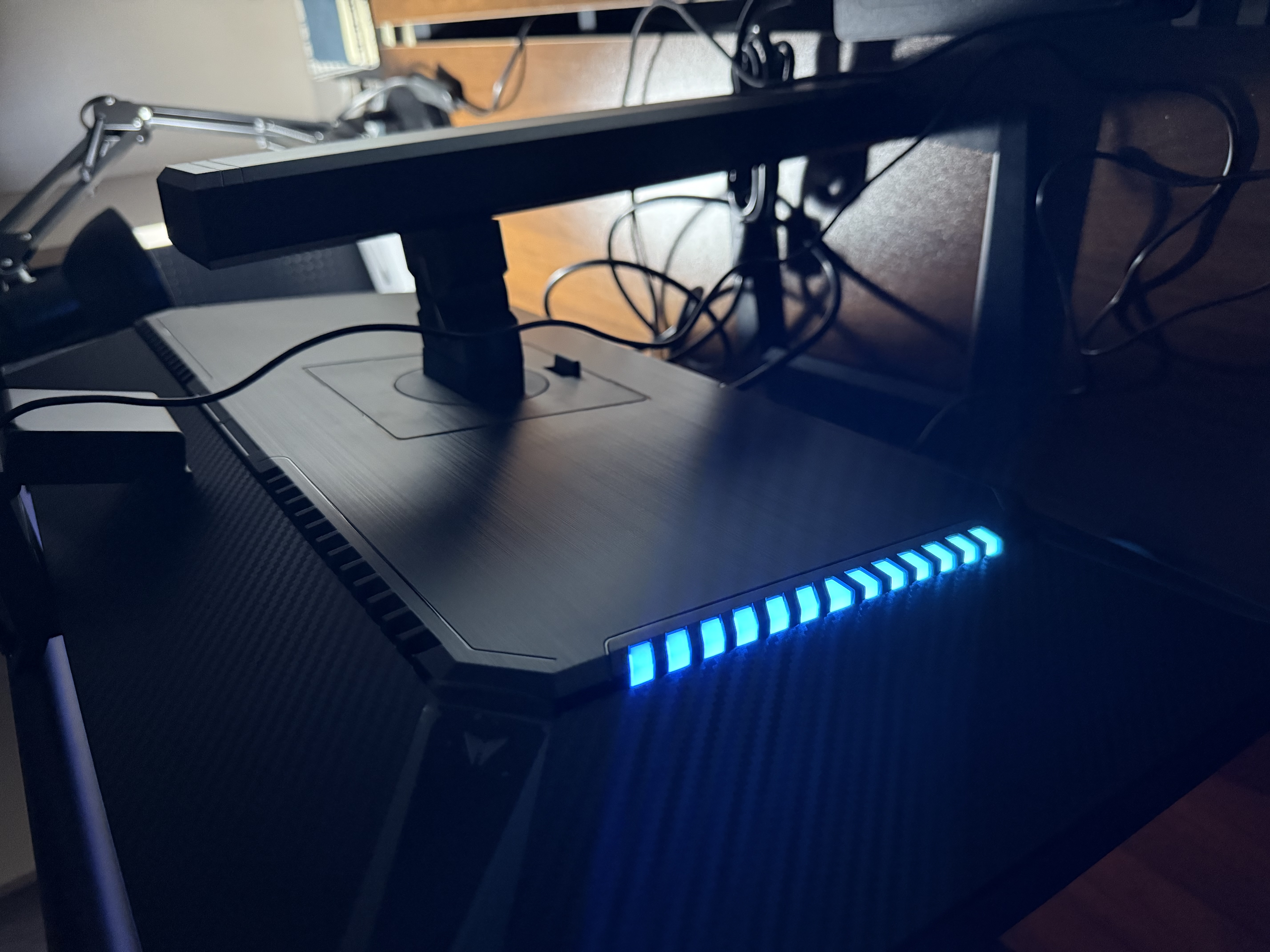 泰坦军团27英寸4K160Hz双模320Hz电竞显示器FastIPS屏幕MiniLED外接笔记本游戏内置音箱HDR1000升降旋转1MS 【新升级】P275MV PLUS增强版 实拍图