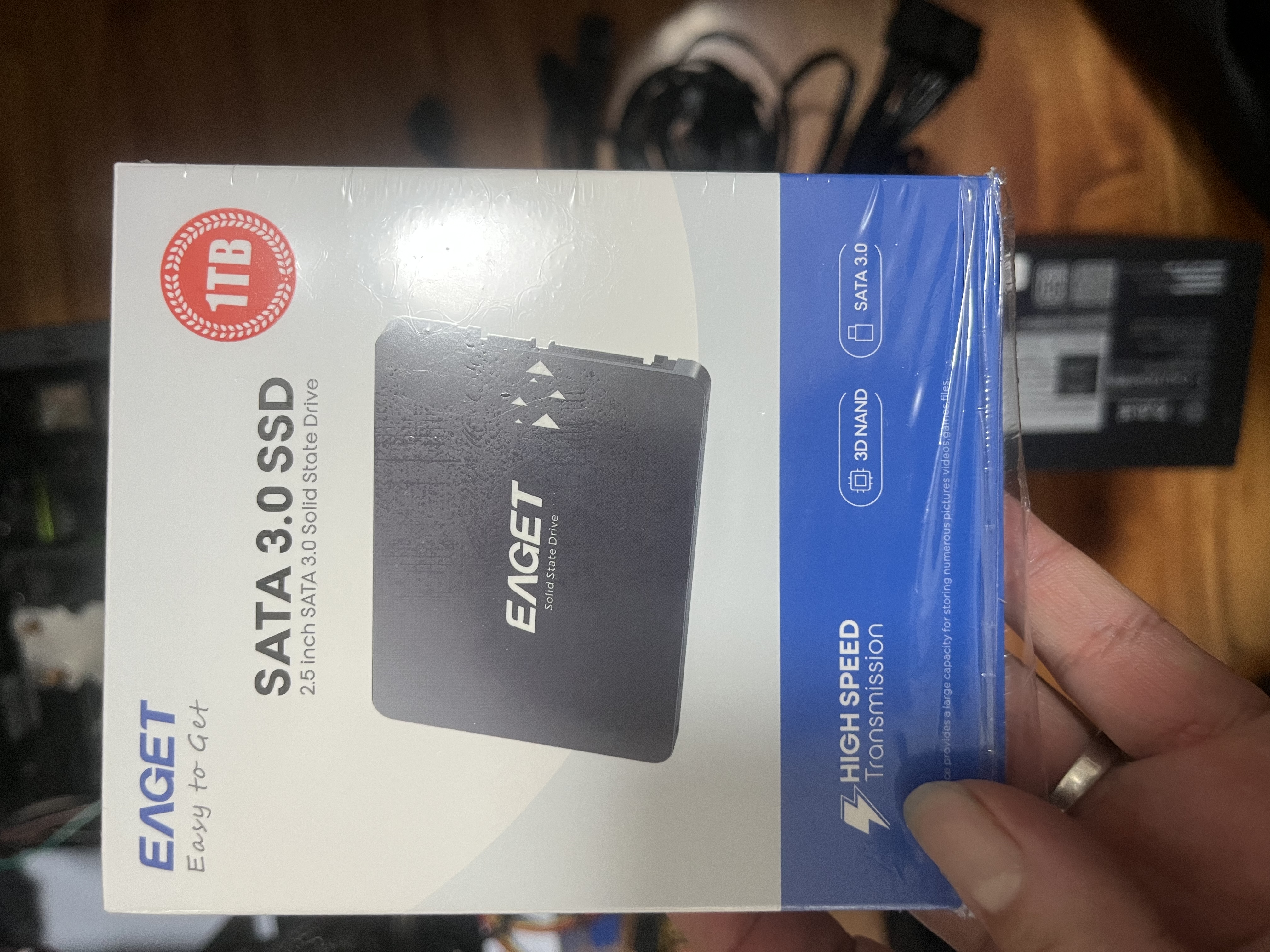 忆捷（EAGET）1TB SSD固态硬盘1t读速高达550MB/S SATA3.0接口台式机笔记本通用大容量硬盘 S205 AI电脑配件兼容 实拍图