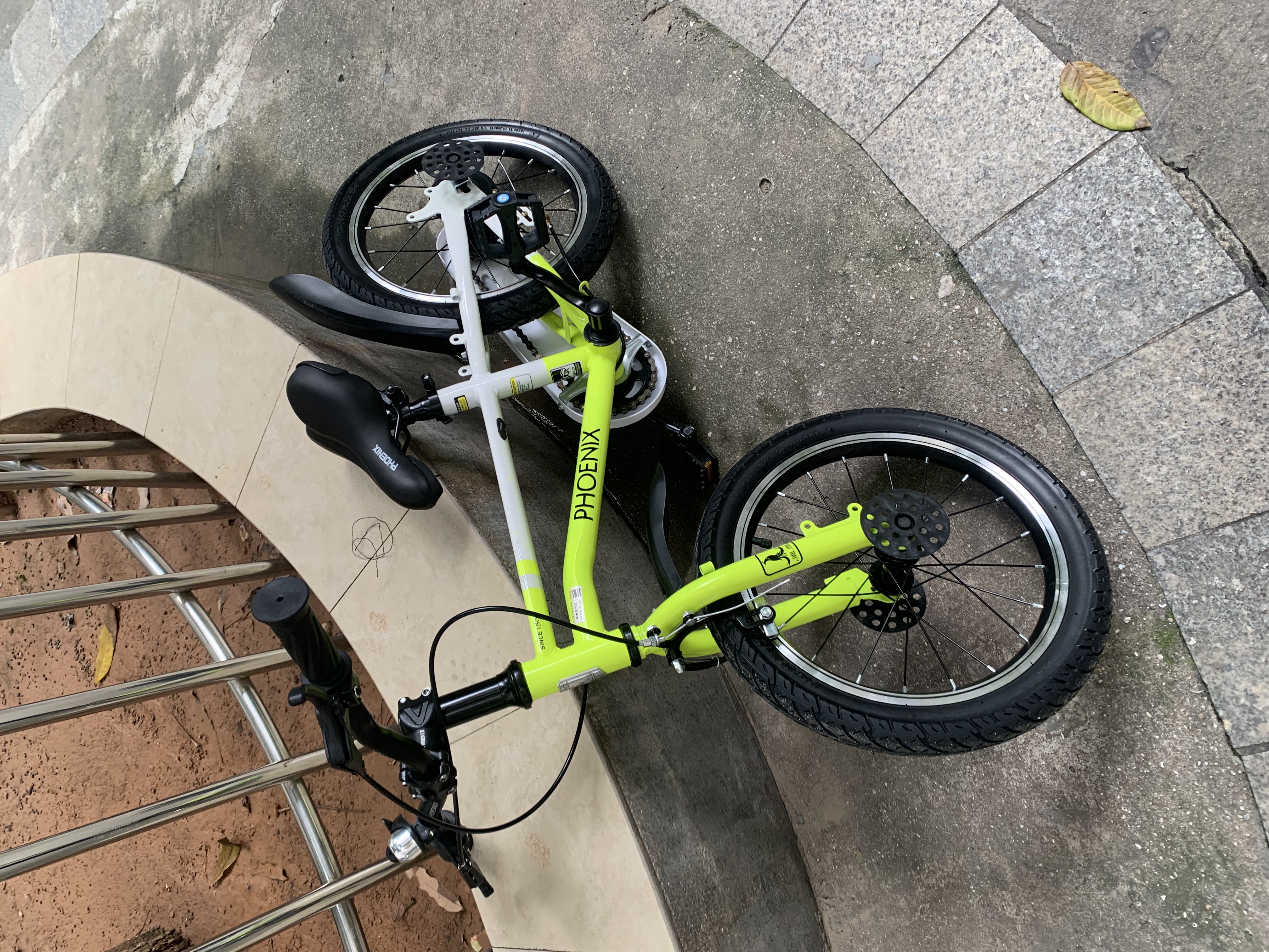 凤凰儿童自行车单车2-3-4-6-9-10岁男孩童车中大童女孩小孩宝宝脚踏车 春意绿-辐条轮-抱刹 16寸（推荐身高105-115cm） 实拍图