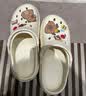 名创优品（MINISO）洞洞鞋女款夏季户外穿eva防滑防臭可DIY沙滩鞋增高凉拖鞋女士 卡其+海洋星星 38-39 实拍图