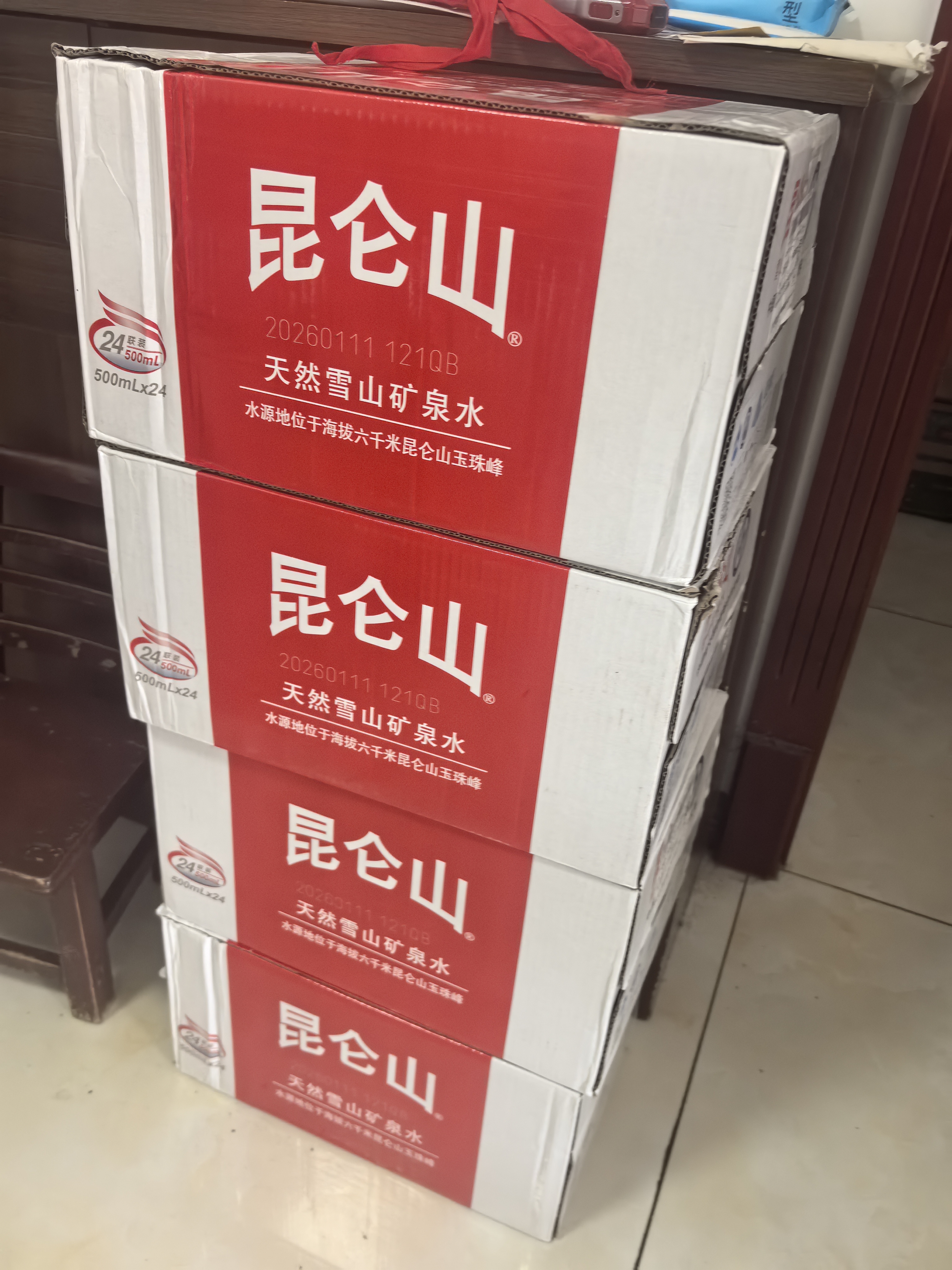 昆仑山饮用天然雪山矿泉水 含锶弱碱性 500ml*24瓶 整箱装 高品质用水 实拍图