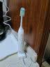 飞利浦（PHILIPS）电动牙刷充电器感应充电 冲牙器充电底座 适配HX6730HX6530HX3216HX6511 HX6100白色 实拍图