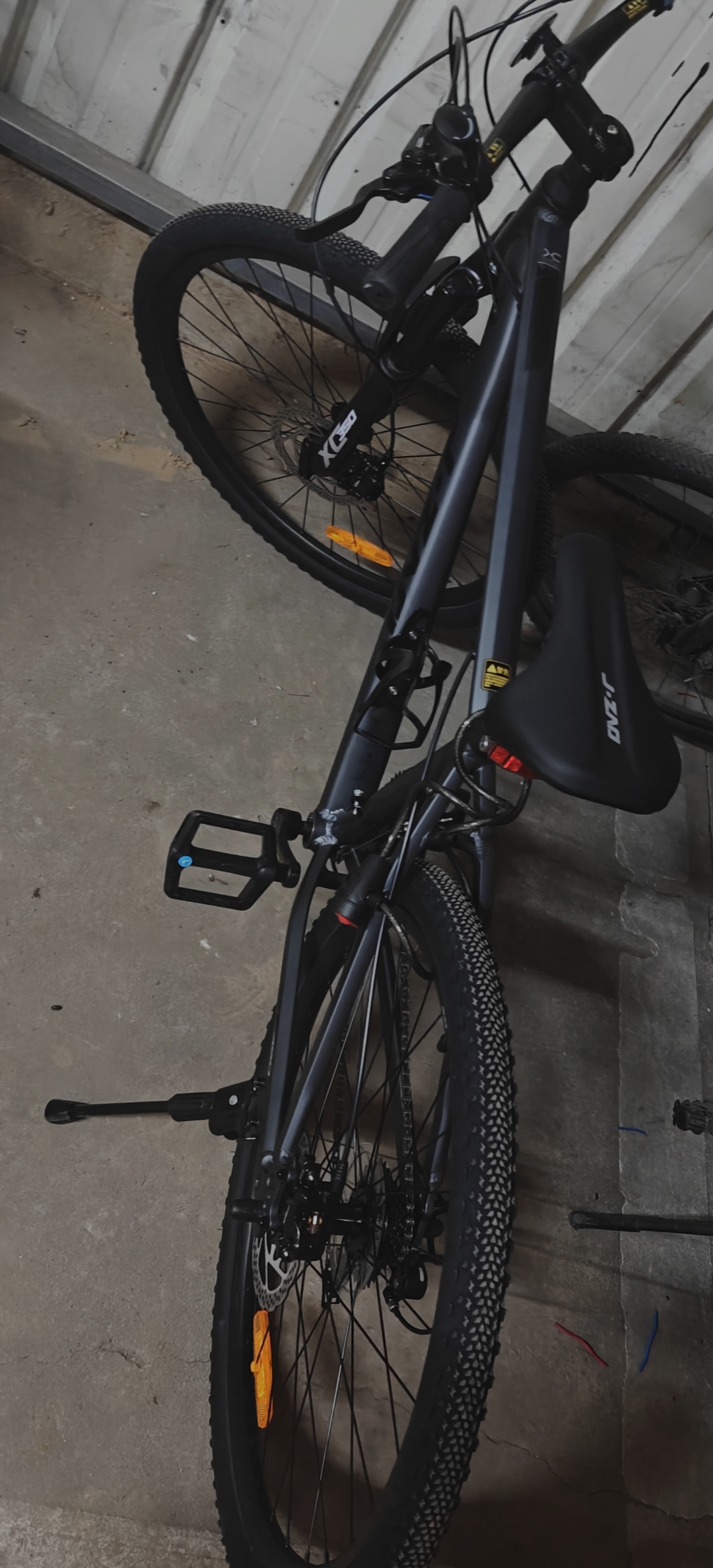 京东京造 XC350山地自行车铝合金禧玛诺21速油压碟刹成年人学生17寸太空灰 实拍图