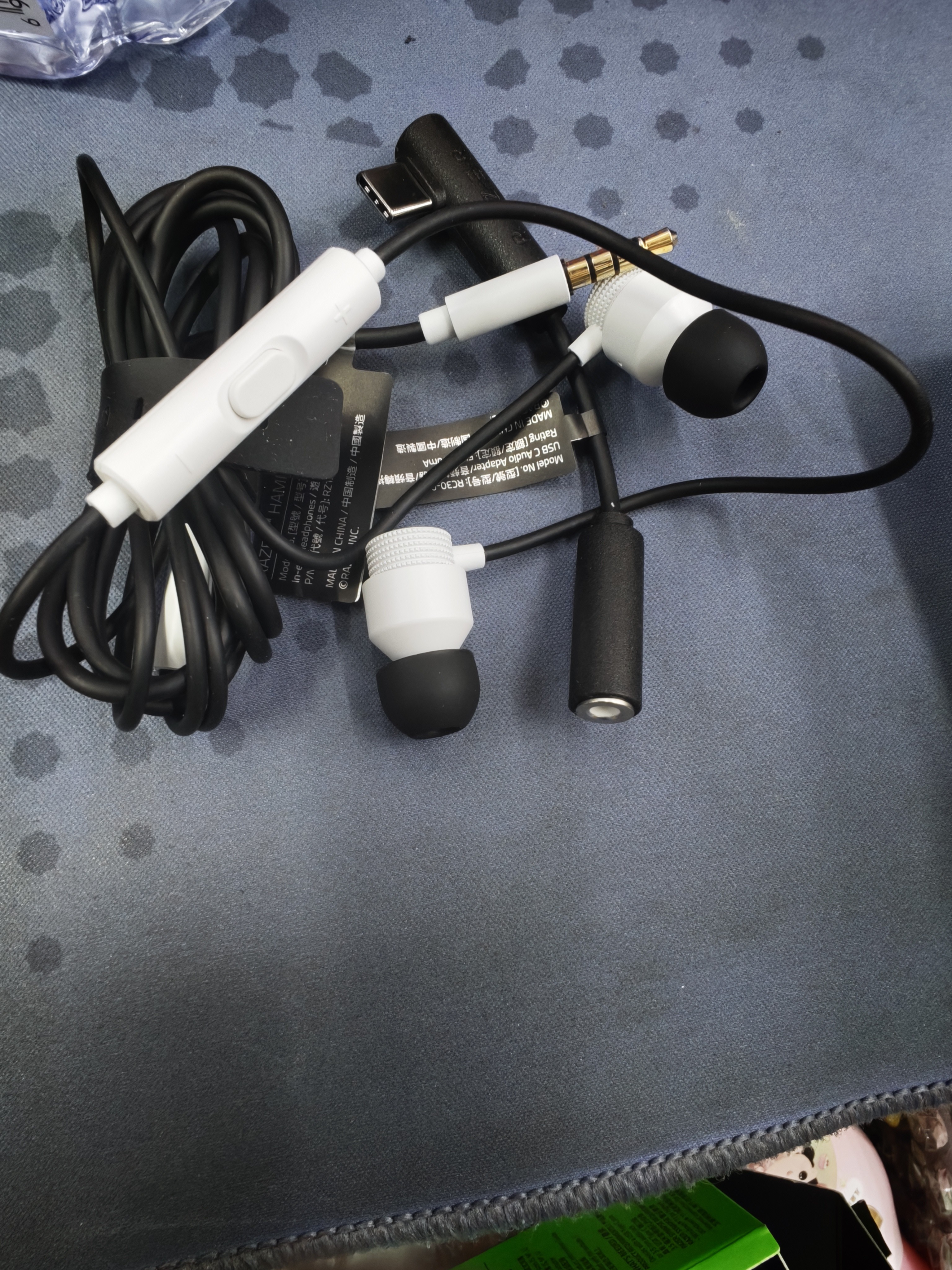 雷蛇（Razer）战锤狂鲨V3有线入耳式耳机 7.1环绕声 吃鸡神器 三角洲官方指定 Type C 白色（赠THX软件 可调EQ） 实拍图