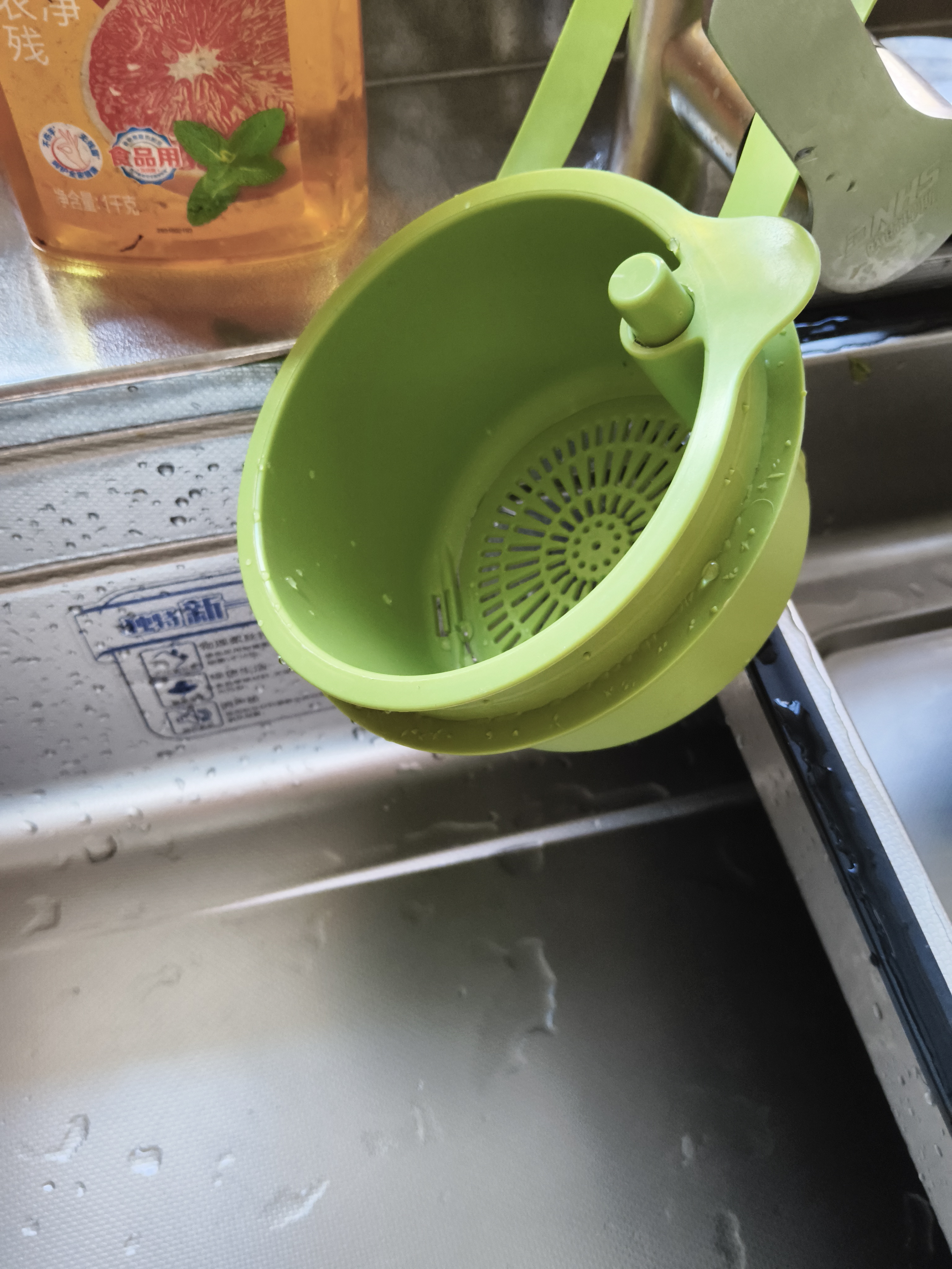 【全网爆款】可挂式水槽沥水篮家用厨房水槽分离食物残渣过滤篮 挂式沥水篮 1个装 颜色随机 实拍图