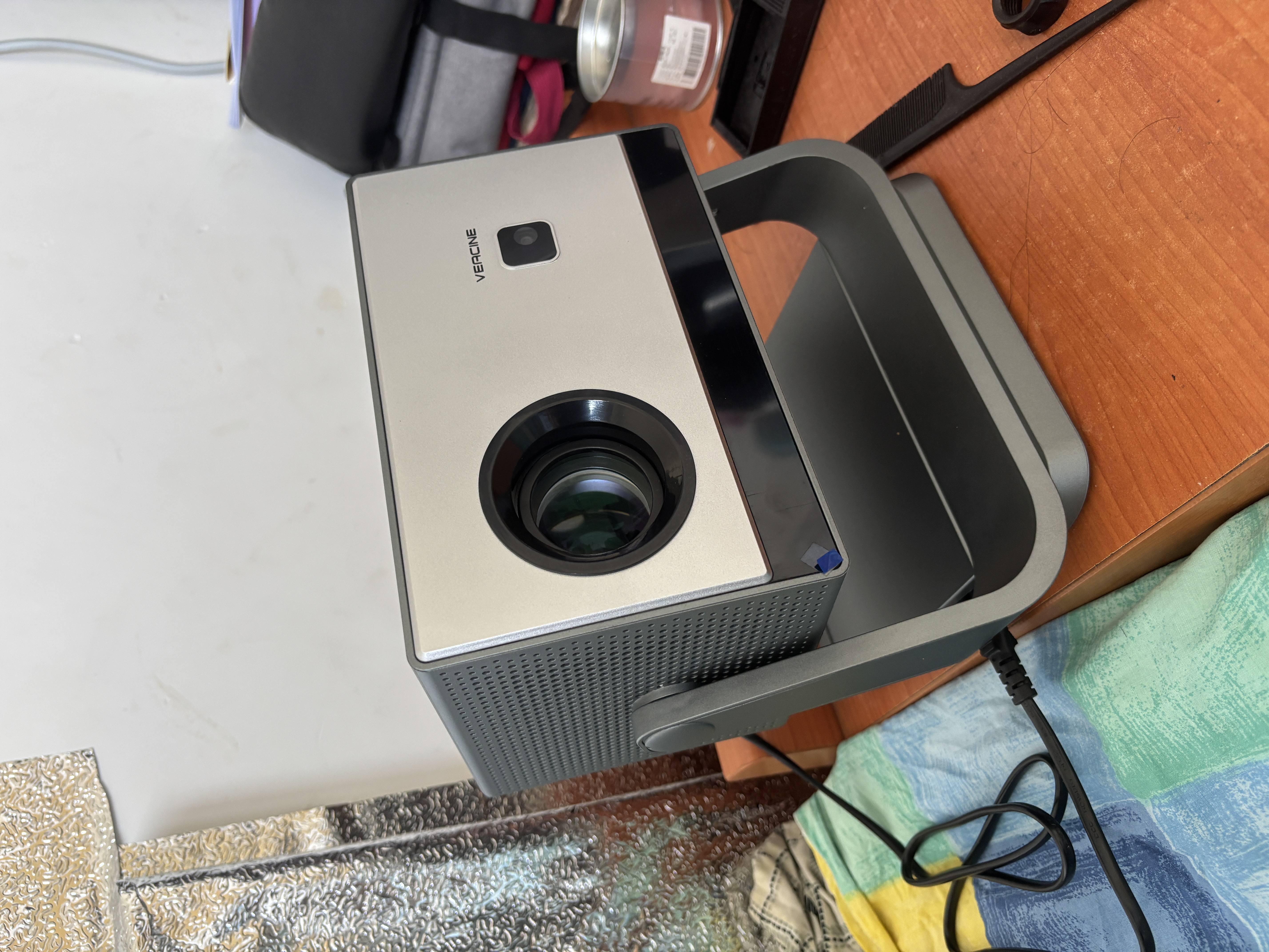 微影Y18Pro投影仪家用家庭影院真1080P高清便携智能卧室投影机（全自动TOF自动对焦可连电脑） 实拍图