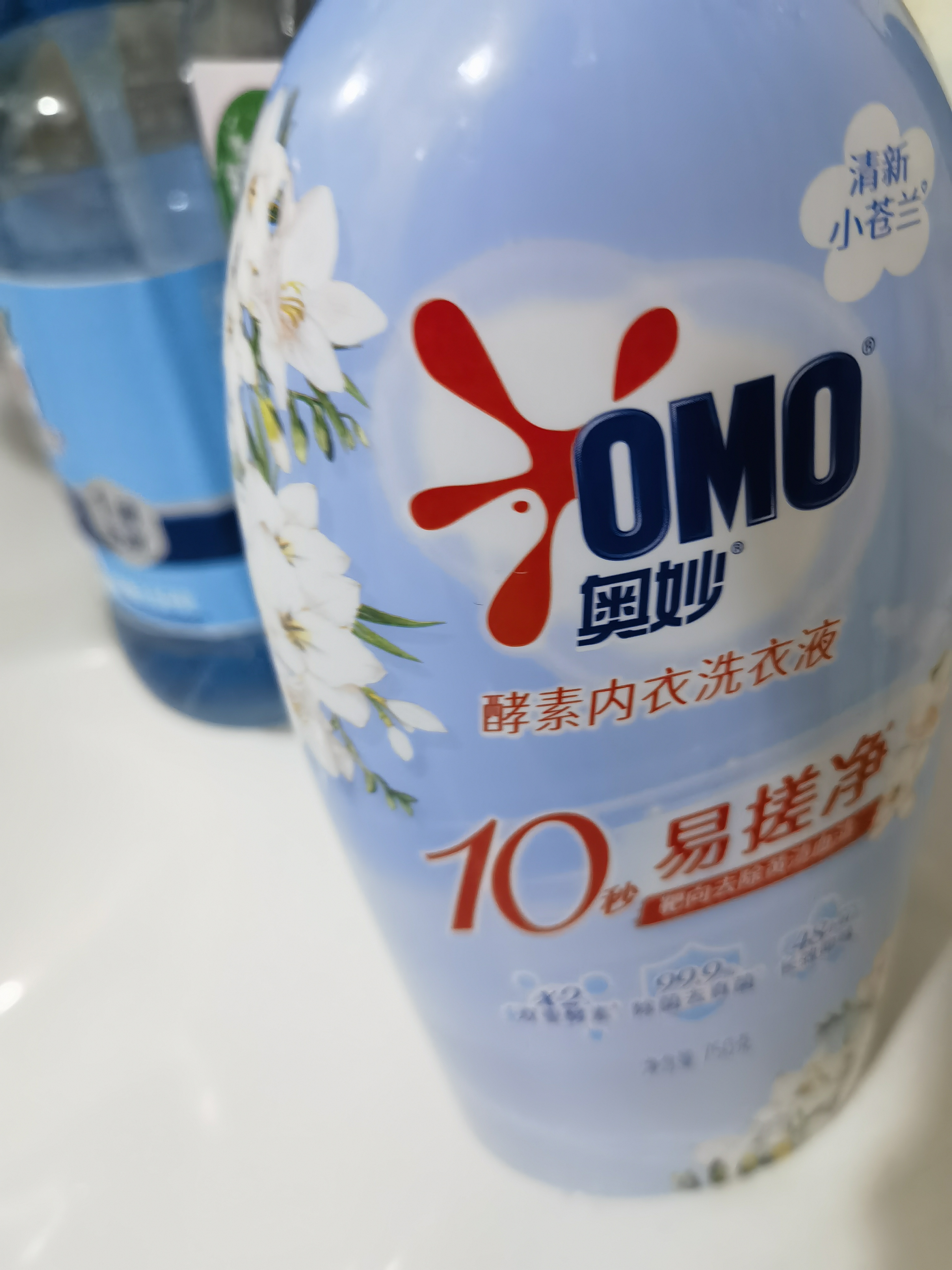 奥妙【新一代酵素内衣洗衣液】10s去血渍 杀菌抑味去除HPV小苍兰750G 实拍图