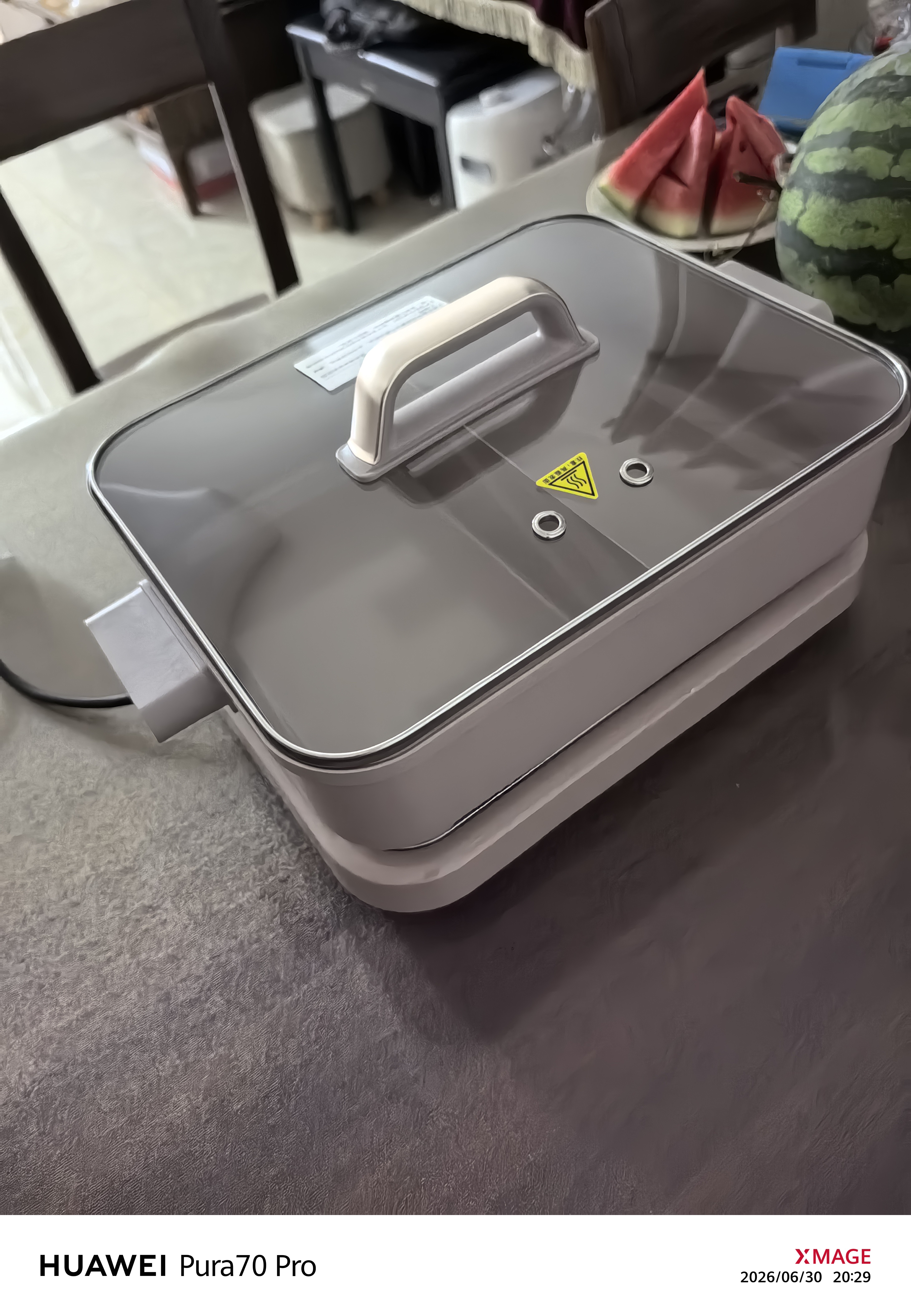 美的（Midea）火锅专用锅 电火锅 鸳鸯锅 5分钟分区速沸8L分体式0氟钛陶多功能锅电煮锅火锅锅HGS352866 实拍图