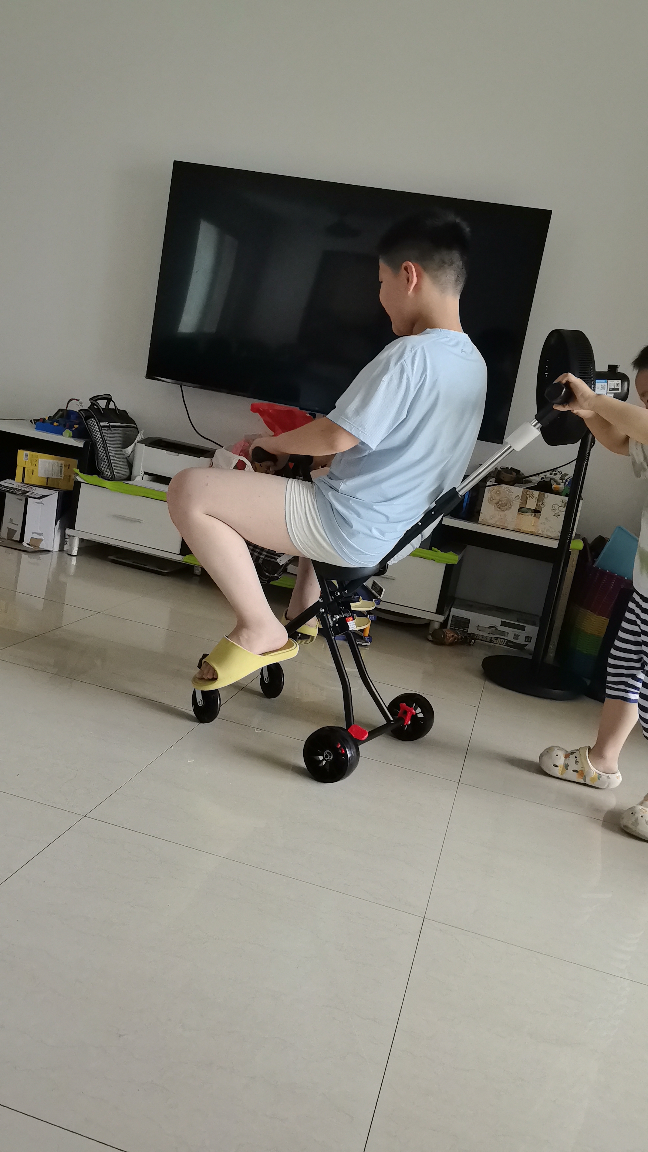 瓦松遛娃神器婴儿推车溜娃车轻便折叠儿童大童推车旅行可登机1-3-6岁 大童无护栏-黑色刹车款越野轮 实拍图