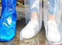 【加长专用防水鞋套】薄款一次性防雨鞋套男女防水防滑漂流防雨 【颜色随机】2双4只 实拍图