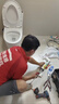 安华卫浴抽水落地普通家用马桶虹吸式静音大冲力防臭坐便器大口径座便 【首选爆款】6倍大冲力静音大尺寸NL15001A 400坑距（适用390mm及以上） 实拍图