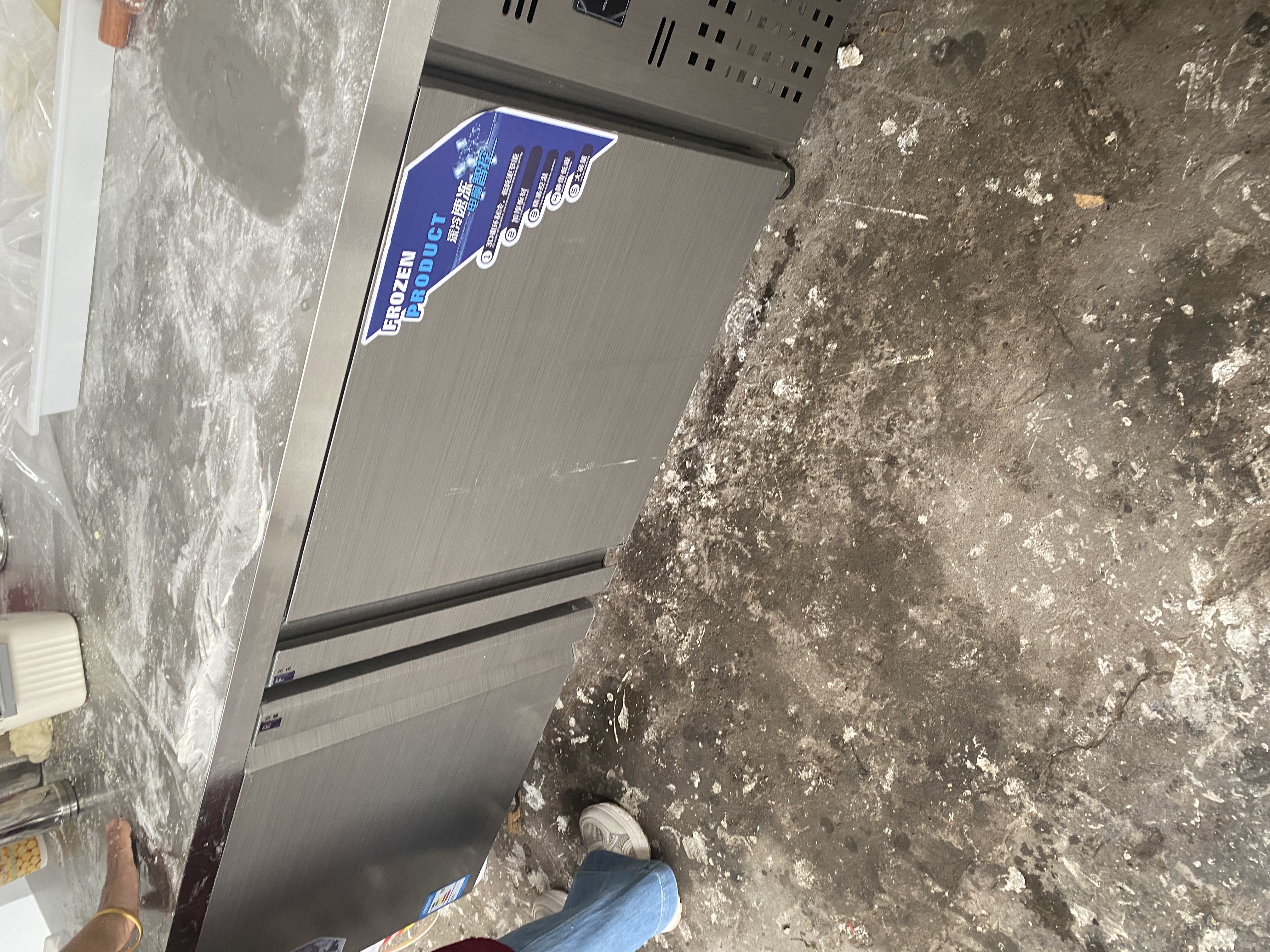荣事达冷藏操作台冰柜工作台商用冷藏冷冻两用双温保鲜水吧台冷柜厨房不锈钢台面冰箱一体柜80cm宽 双温丨1.8*0.8*0.8M【铜芯降耗60%】 实拍图