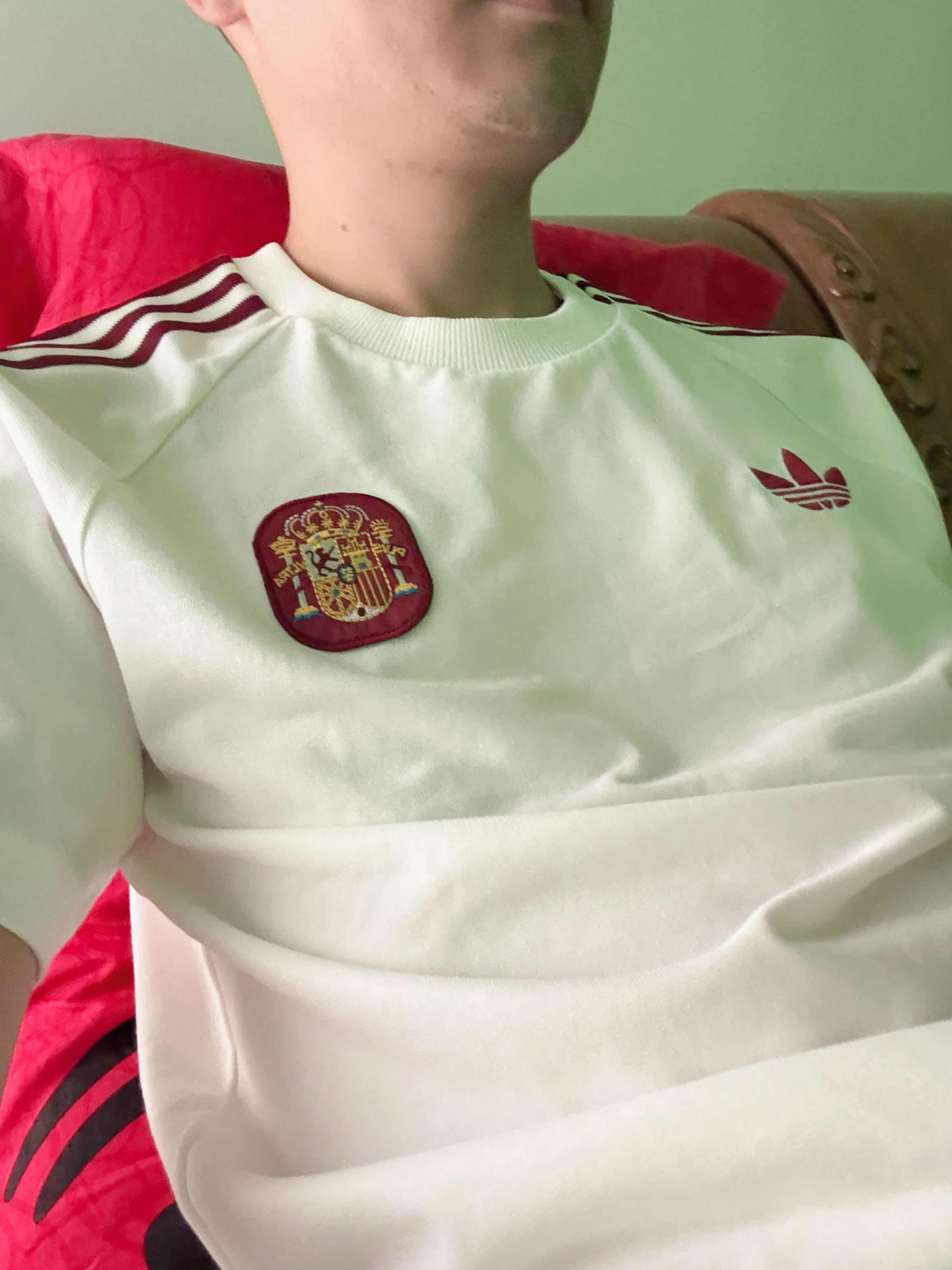 阿迪达斯（adidas）三叶草世界杯球衣T恤男西班牙足球国家队2026新款圆领短袖JZ2256L 实拍图