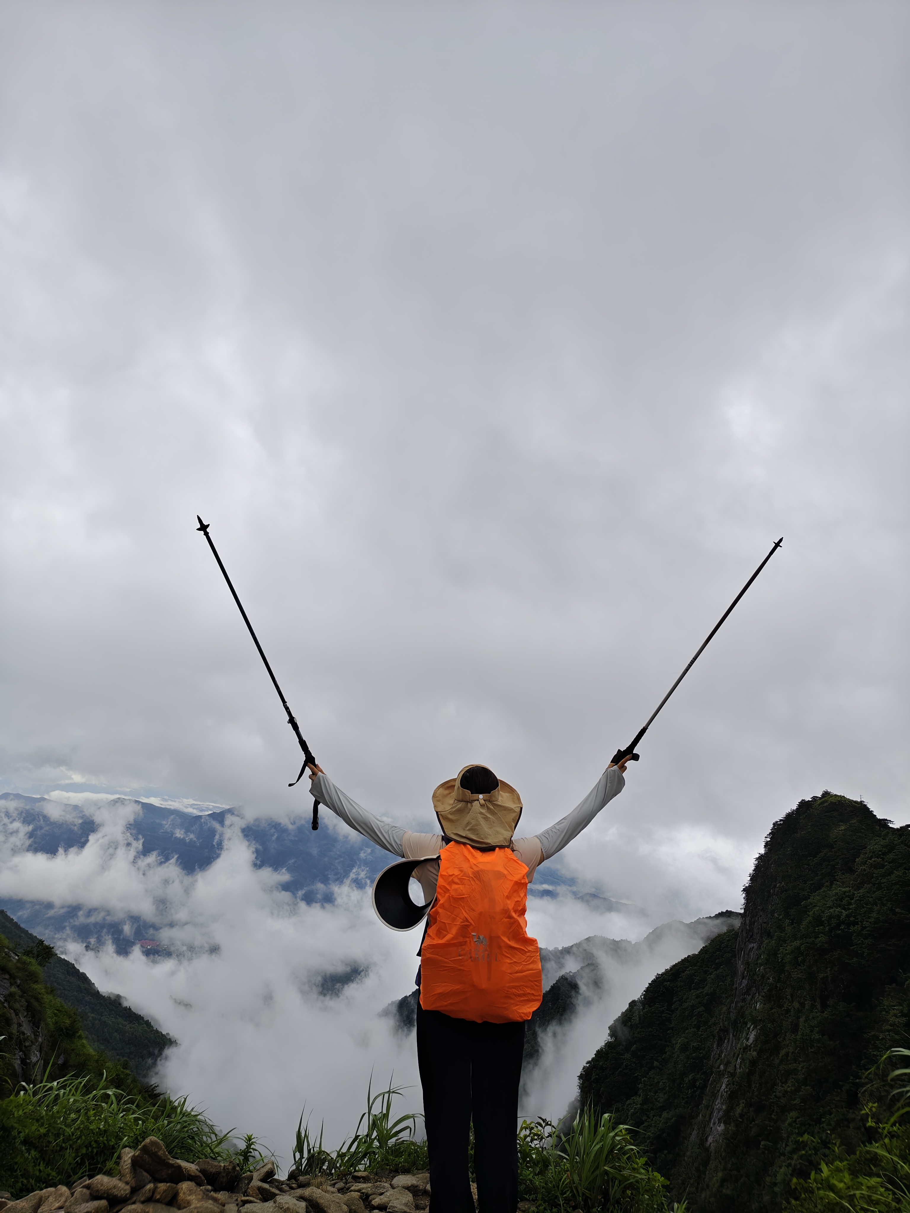 骆驼（CAMEL）登山包户外男女运动双肩包防水旅游徒步爬山旅行书包 实拍图