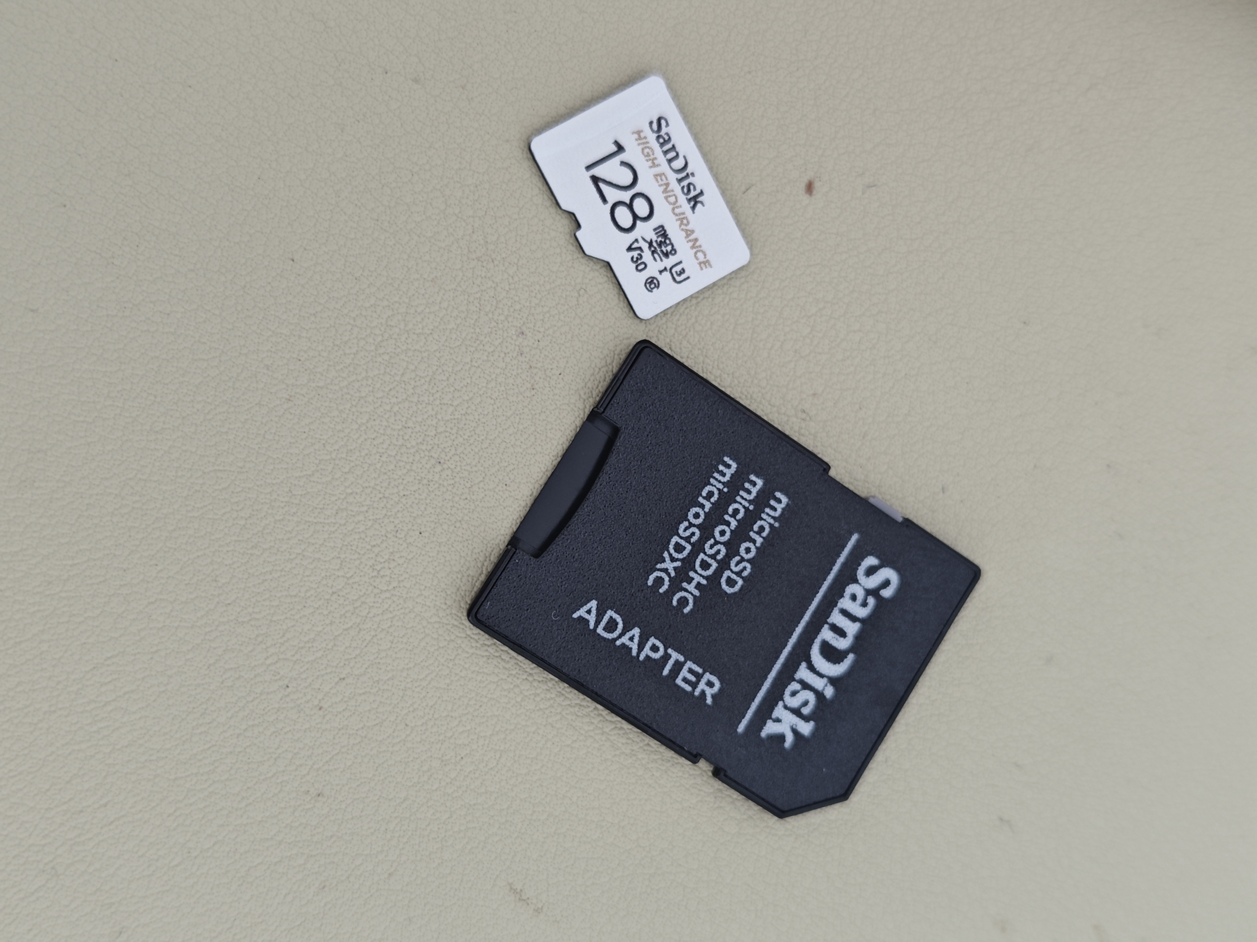 闪迪（SanDisk）128GB TF（MicroSD）4K内存卡 行车记录仪 监控摄像头专用 循环录制10,000小时 高耐用存储卡 实拍图