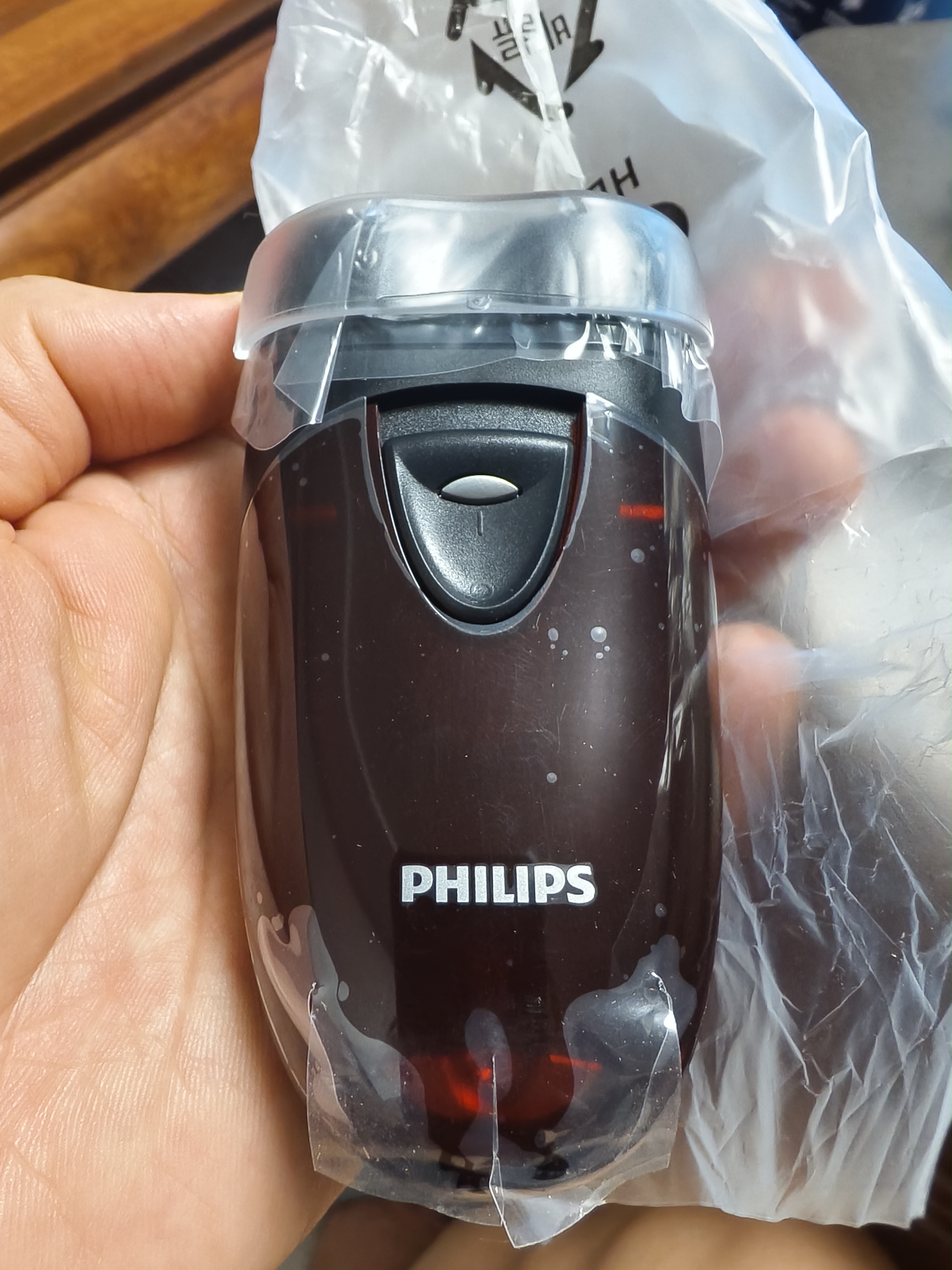飞利浦（PHILIPS）电动剃须刀 男士旋转式刮胡须刀  进口双刀头经典便携 新年礼物送男友送父亲 电池款PQ206/18 实拍图
