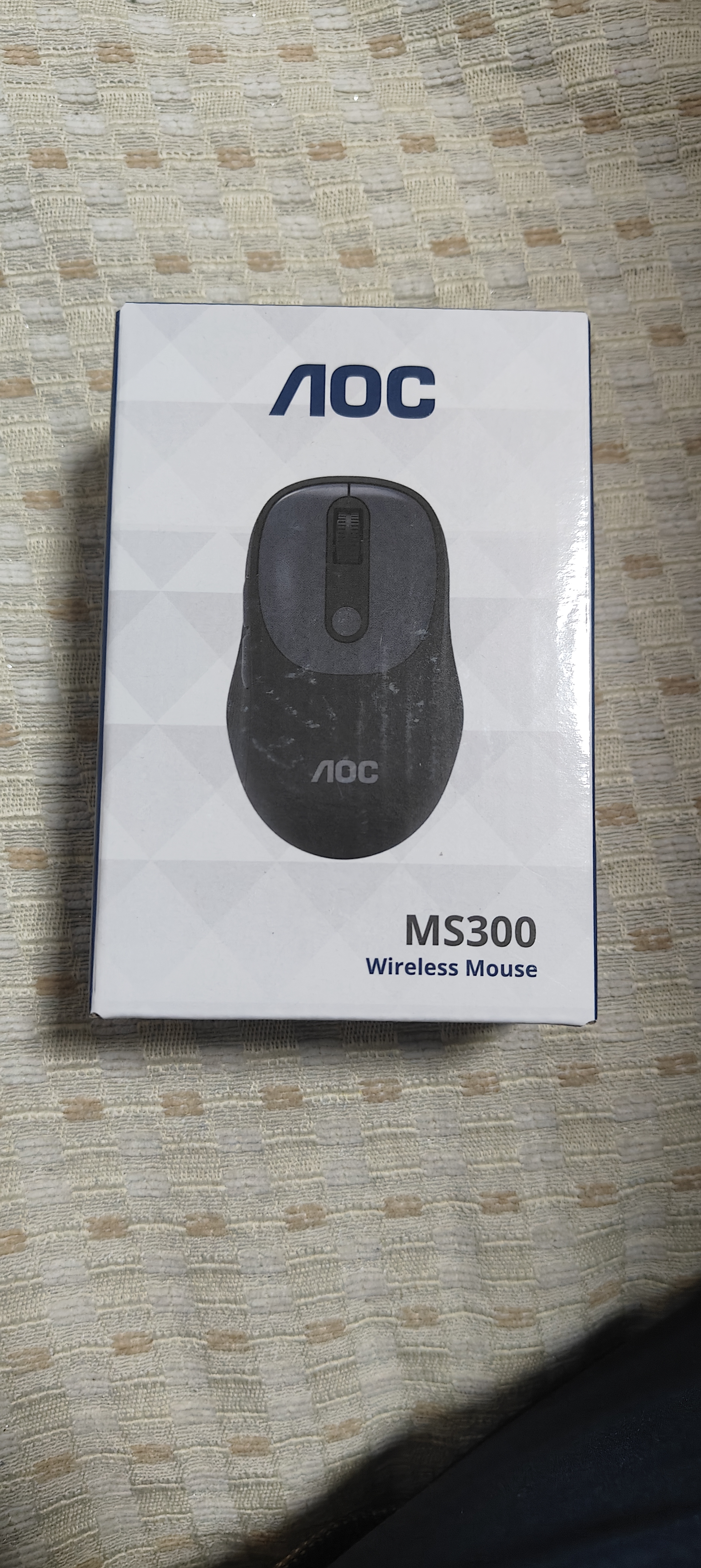AOC MS300无线蓝牙双模鼠标 办公便携鼠标 人体工程学 笔记本电脑台式机鼠标 黑色 实拍图