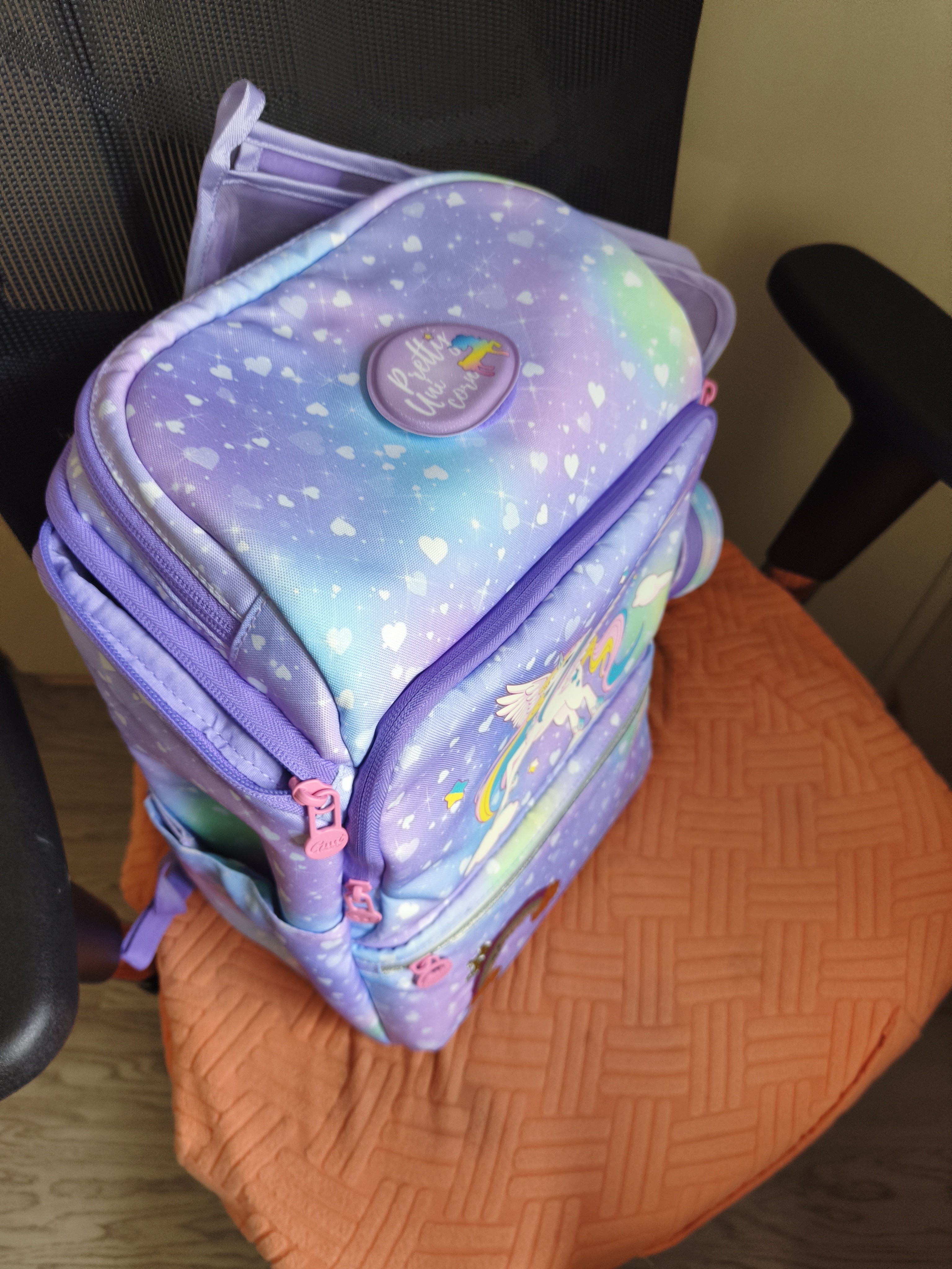 Gmt for kids儿童书包小学生轻便护脊减负双肩包大容量礼物1-4年级男女独角兽 实拍图