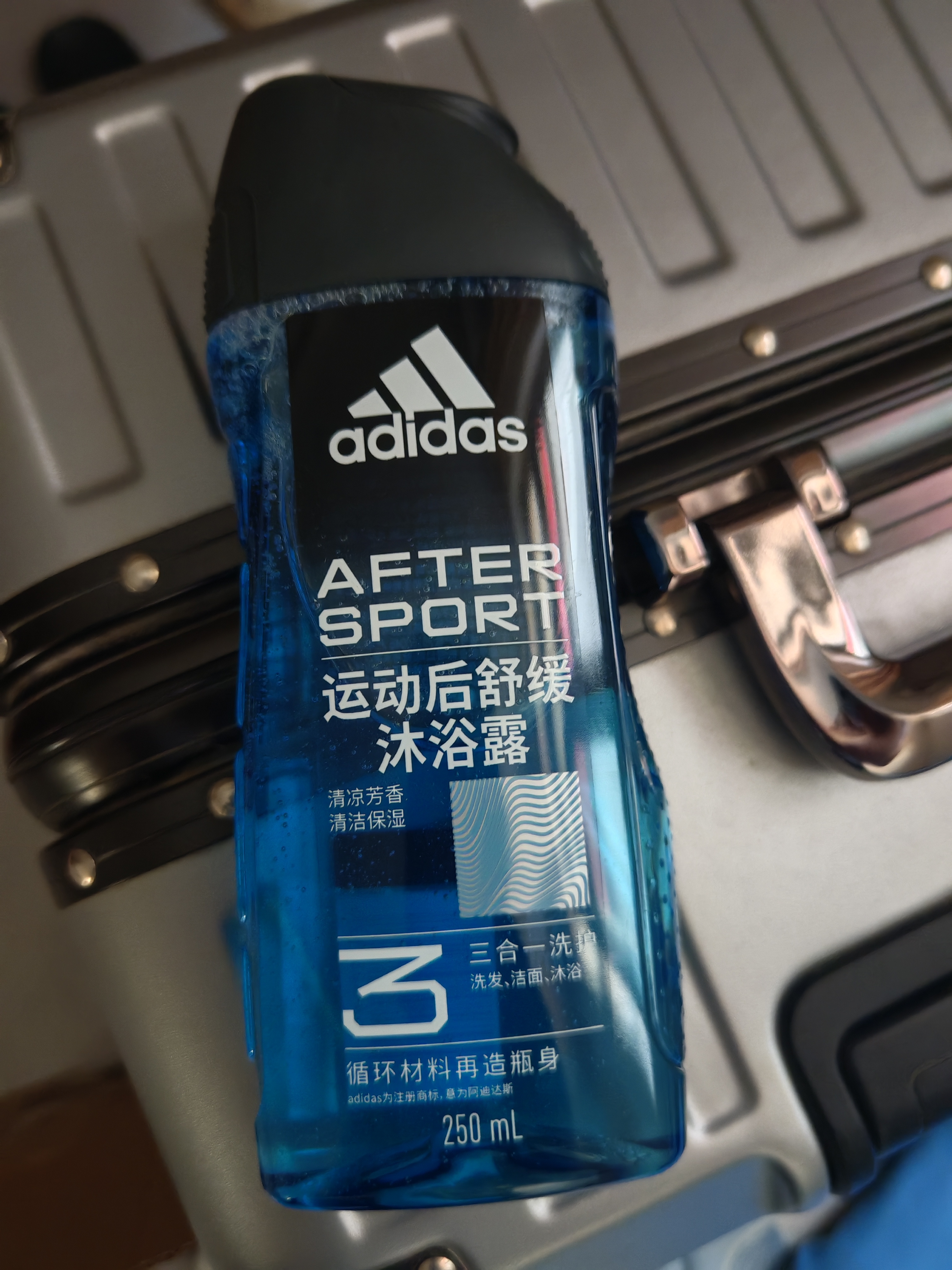 阿迪达斯（adidas）沐浴露男士专用三合一 清新薄荷 持久留香 小瓶旅行装送沐浴球 实拍图