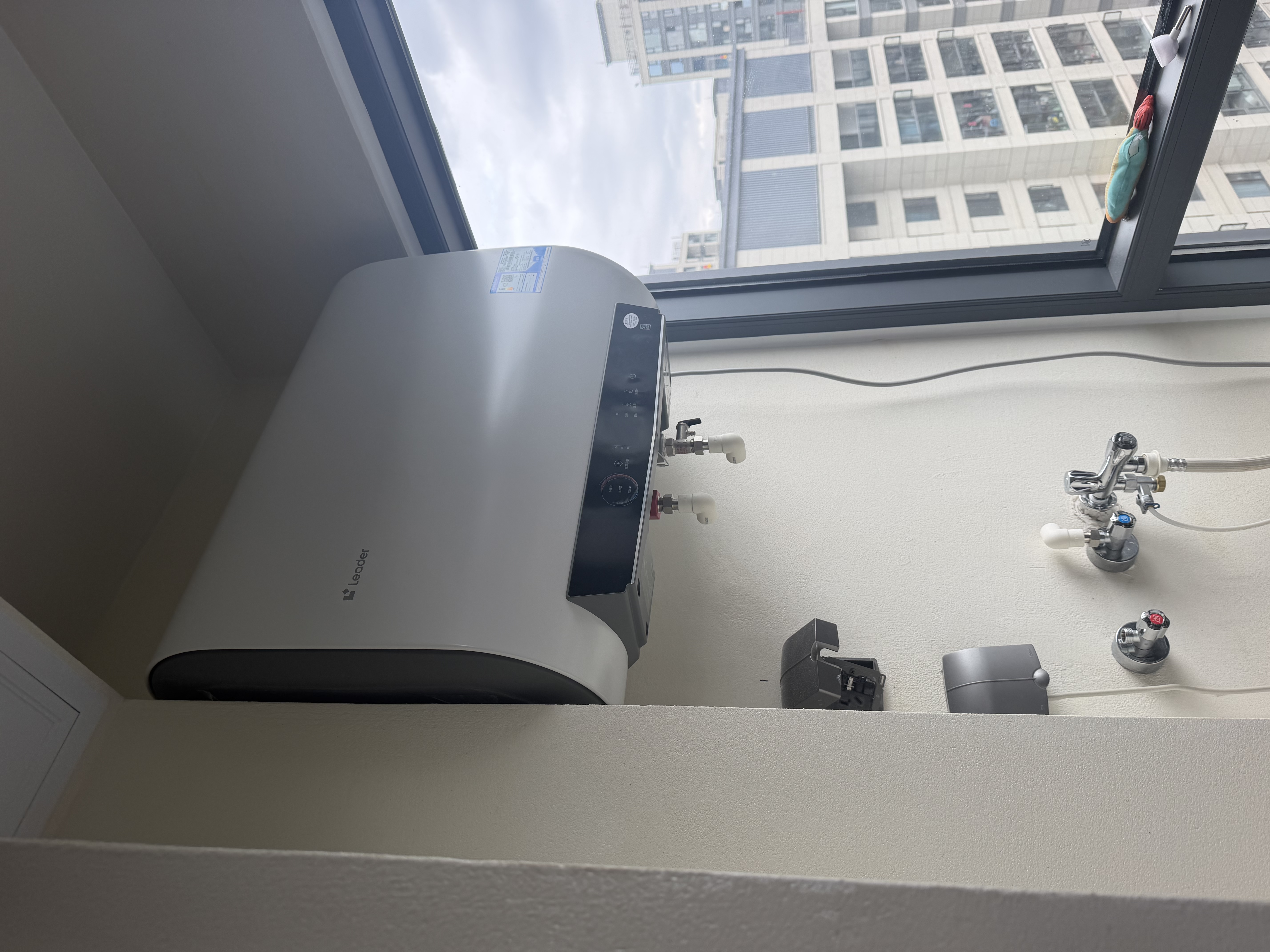 海尔（Haier）热水器60升扁桶电热水器60升扁桶一级能效家用超薄双胆50升80升速热大容量上门安装海尔出品统帅 60L 2200W 手机智控AI管家省电40%F1S/Leader 实拍图