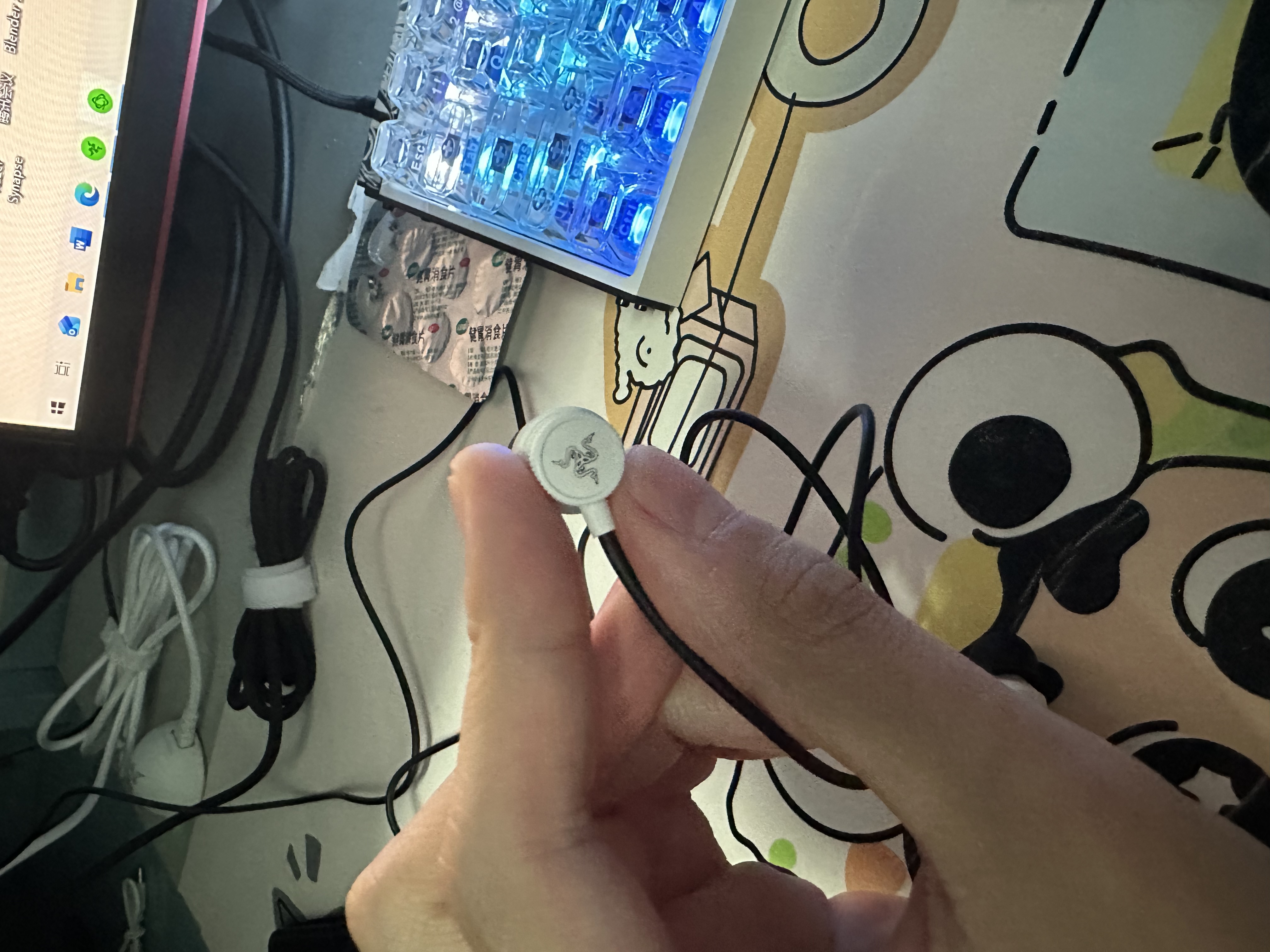 雷蛇（Razer）战锤狂鲨V3有线入耳式耳机 7.1环绕声 吃鸡神器 三角洲官方指定 Type C 白色（赠THX软件 可调EQ） 实拍图