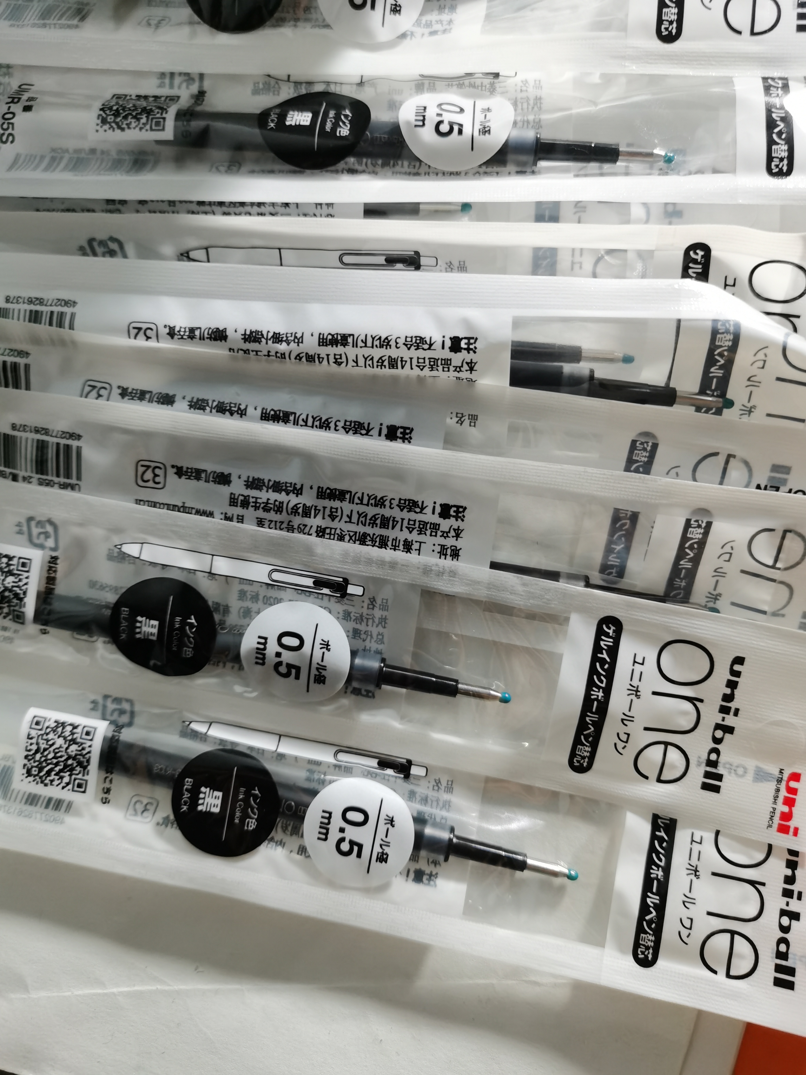 uni三菱【热门商品】 UMR-05S按动笔芯0.5mm中性笔黑色替芯 适用小浓芯ONE UMN-S-05系列 10支 实拍图