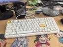 迈从（MCHOSE）K99 V3客制化机械键盘无线蓝牙有线三模99键配列全键热插拔电竞游戏办公带数字键区【教育优惠】 K99 V3 金沙白 琉光冰淇淋轴【三模+旋钮】 实拍图