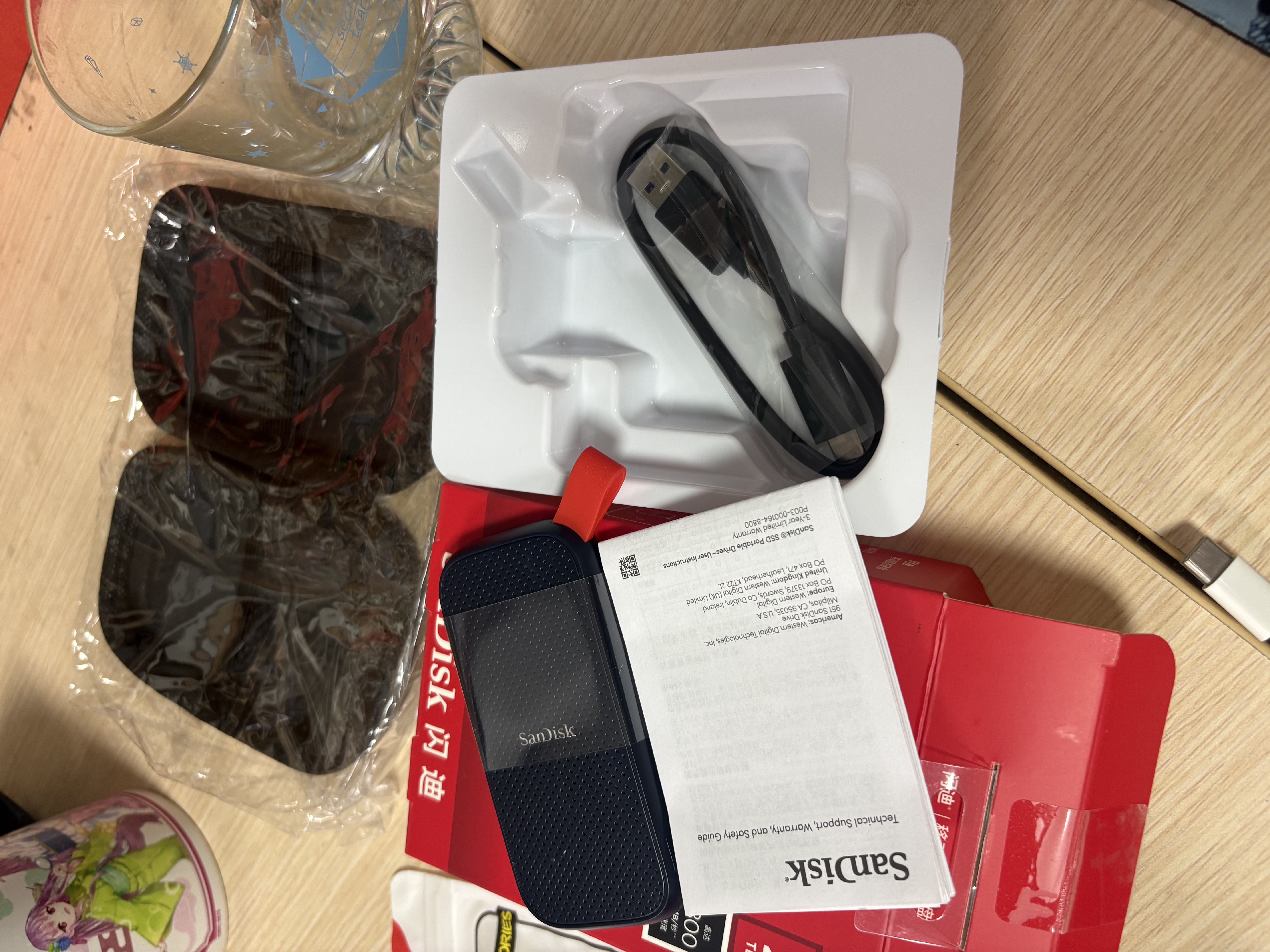 闪迪移动固态硬盘套装 Type-C USB3.2接口小巧便携SSDE30 2T 读速高达800MB/s 实拍图
