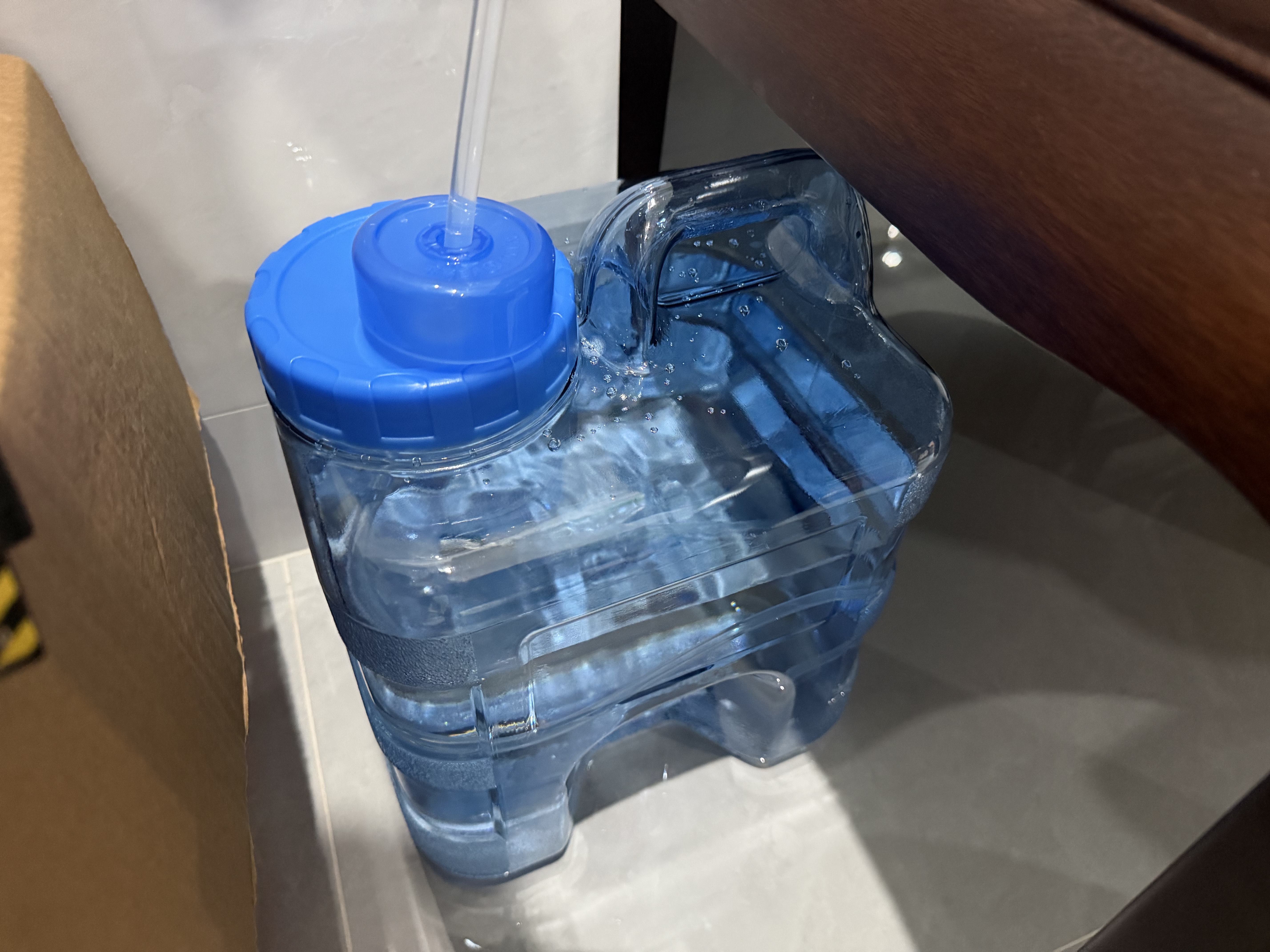 美厨（MAXCOOK）纯净水桶 矿泉水桶饮水桶10L 自驾游手提户外 方形MCX9409 实拍图