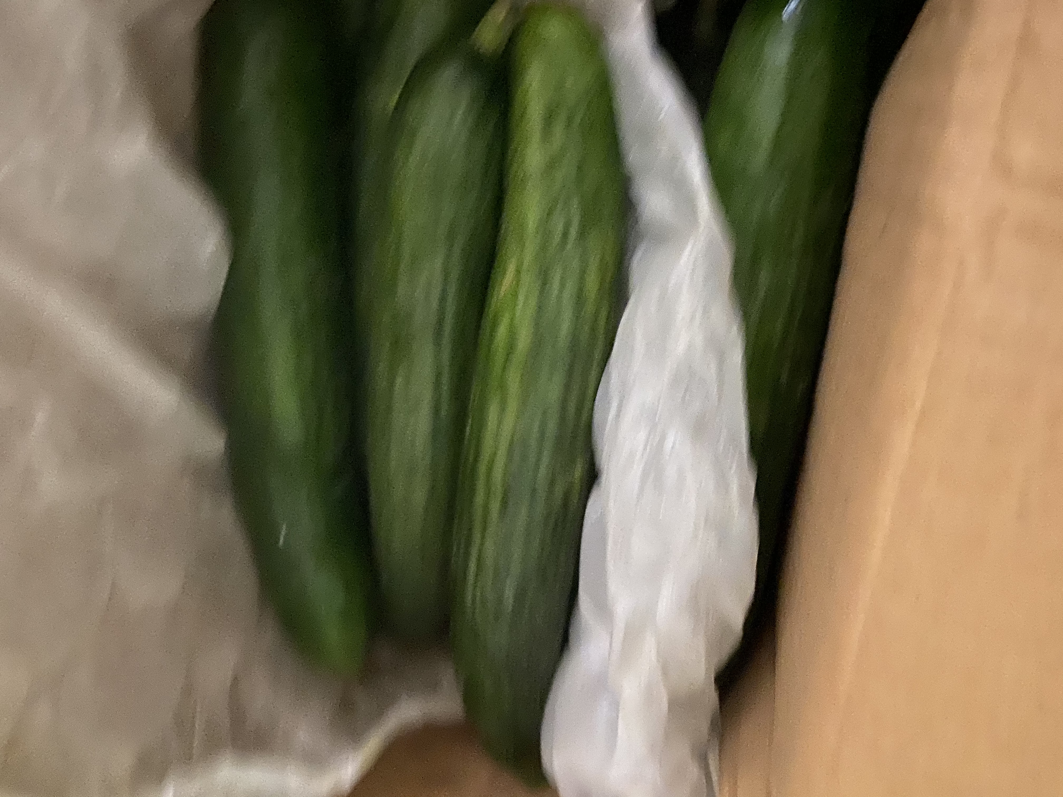 寿光精品水果小黄瓜新鲜采摘无刺脆甜多汁坏果包赔当季美味 精品水果黄瓜带箱4斤净重3.7斤单果70g+ 实拍图