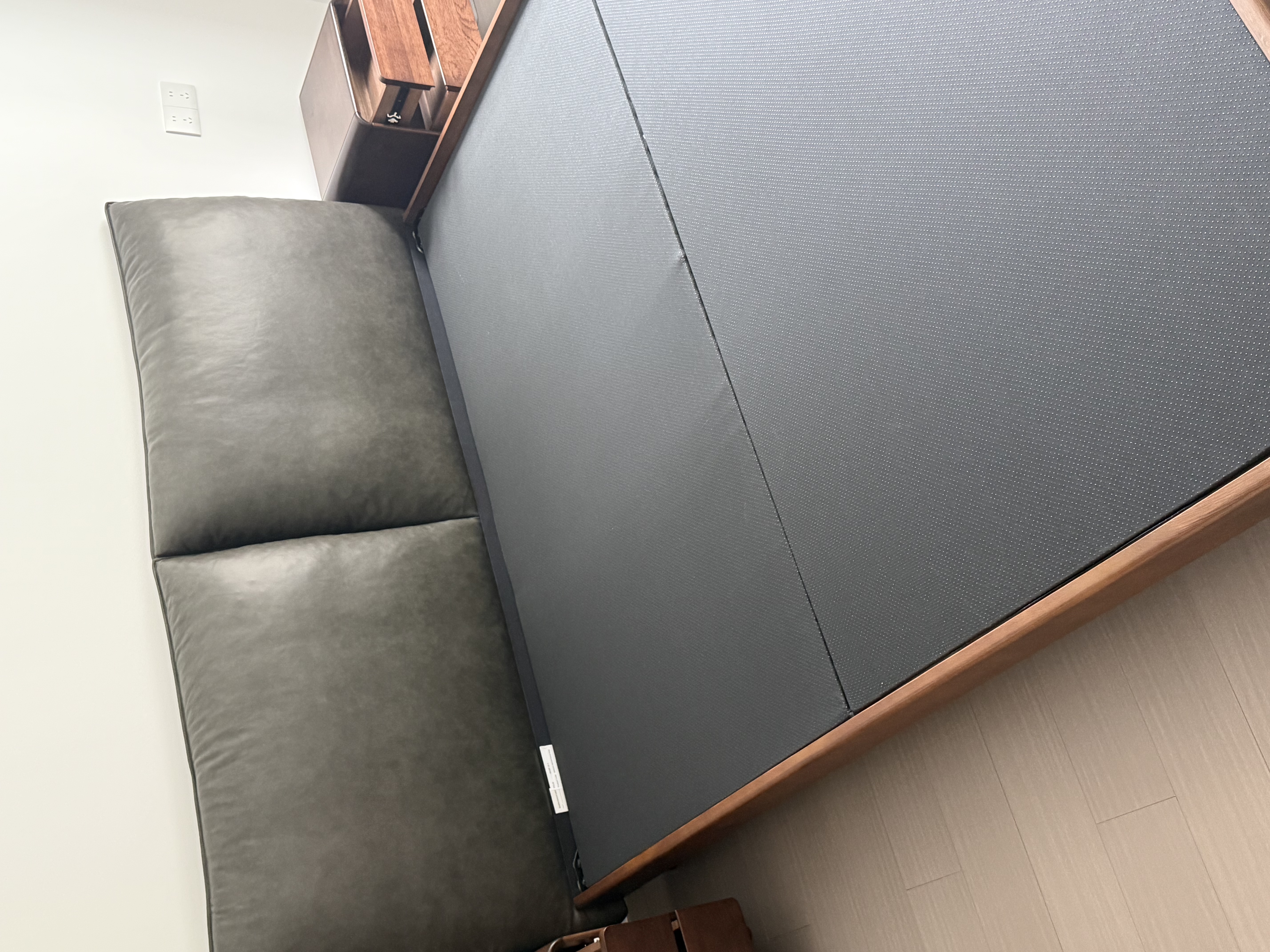 NORHOR北欧表情/意式中古复古风焦糖色MCM/TAN真皮软靠实木双人床主卧G 【现货】高脚内嵌款/烟熏色框架/陨石灰 1800mm*2000mm 实拍图