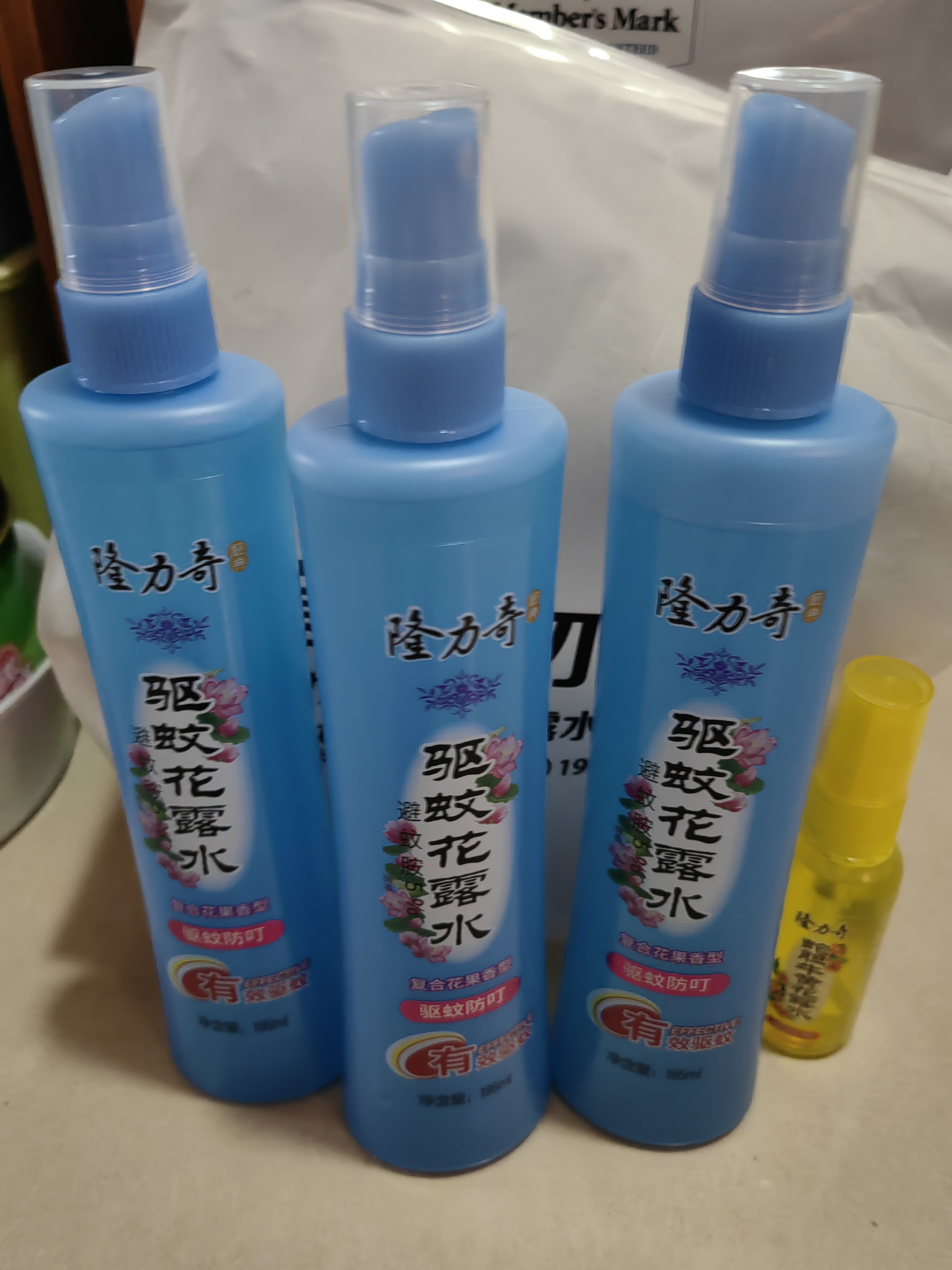 隆力奇驱蚊花露水喷雾套装清凉舒爽驱蚊液家庭装防蚊虫户外男女195ml*3 实拍图