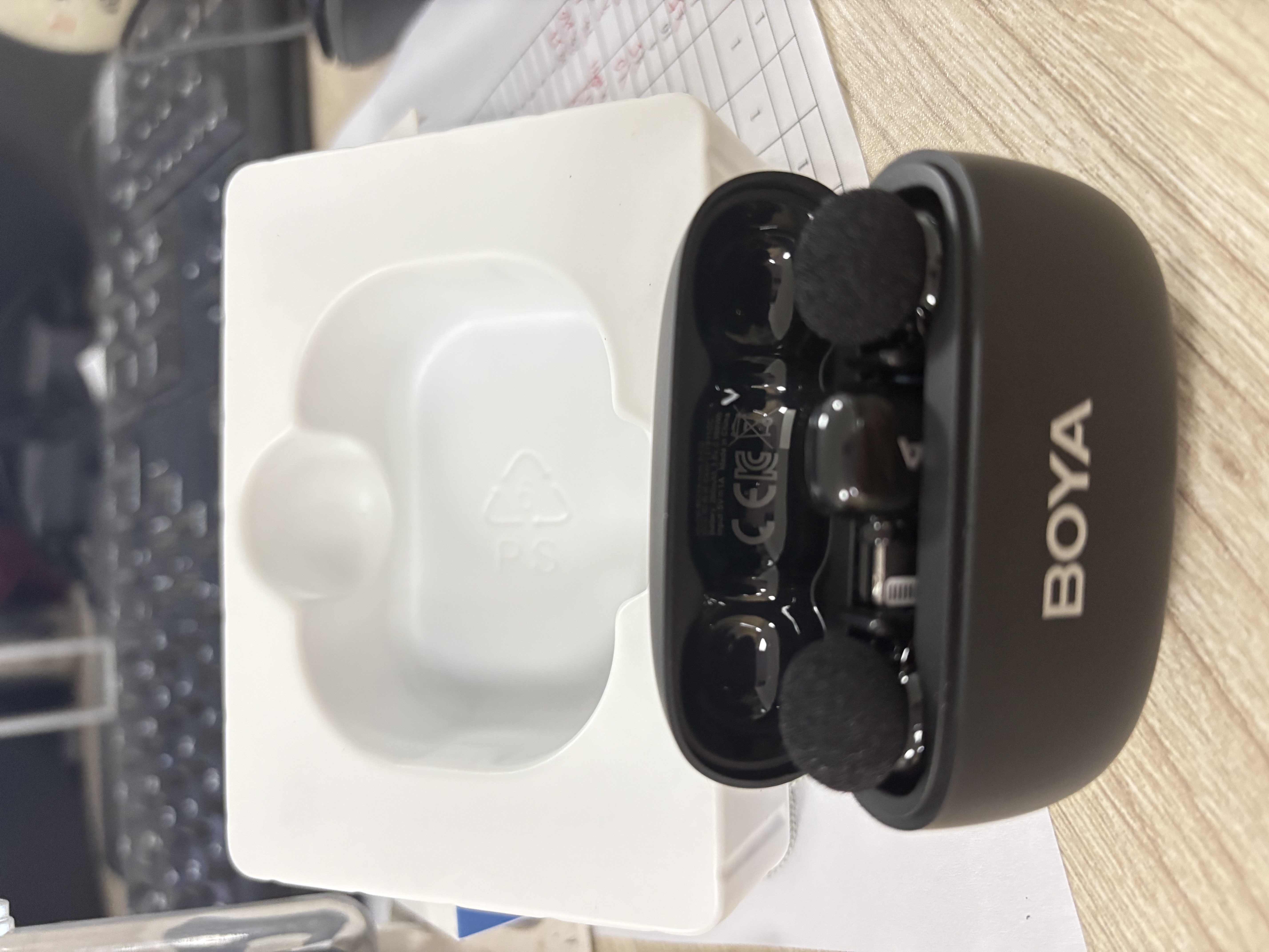BOYA 博雅麦克风mini 2无线领夹麦克风手机直播收音麦 一拖二夹领式AI智能降噪迷你话筒户外拍摄收音器 实拍图