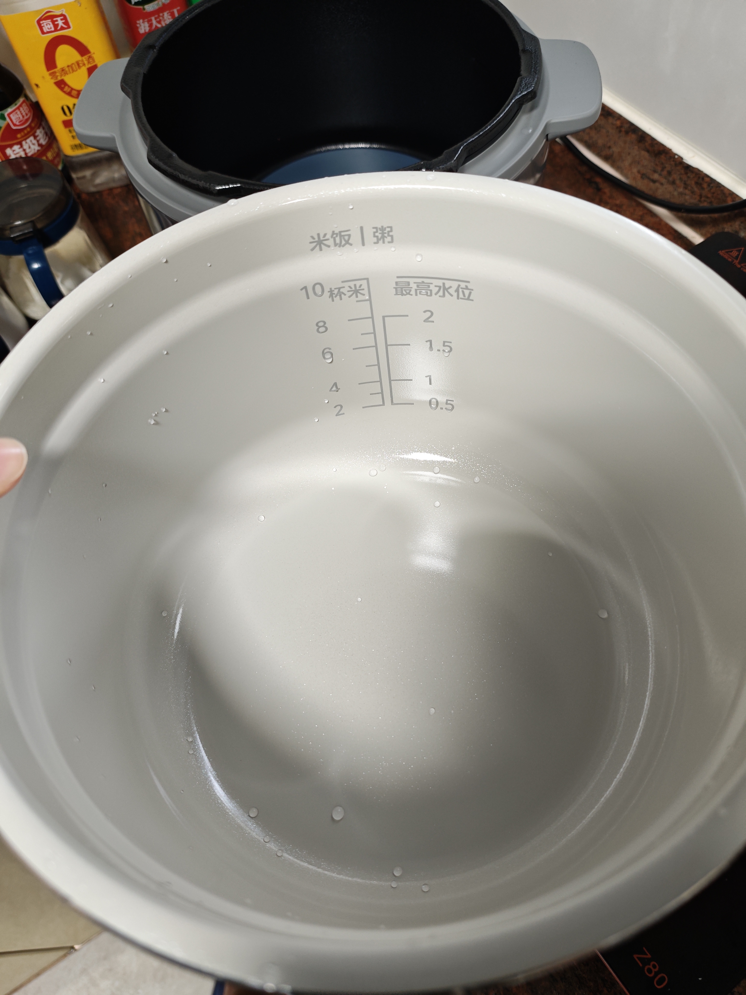 美的（Midea）有钛青瓷0涂层电压力锅5L 智能预约多功能一体高压电饭锅MY-E5811G家用4-6人开盖炖煮煲汤电饭锅 实拍图